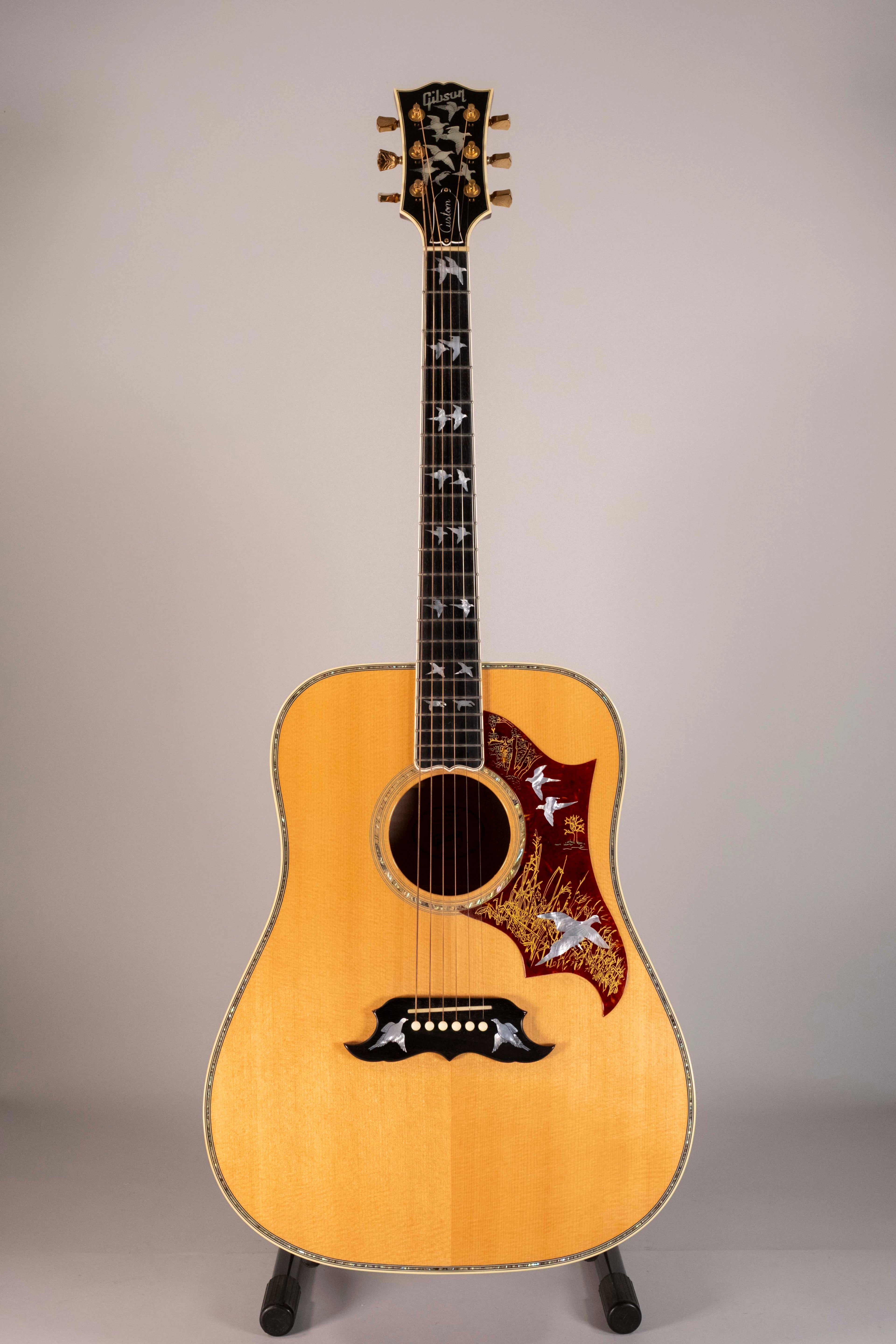 GIBSON DOVE IN FLYGHT USATA