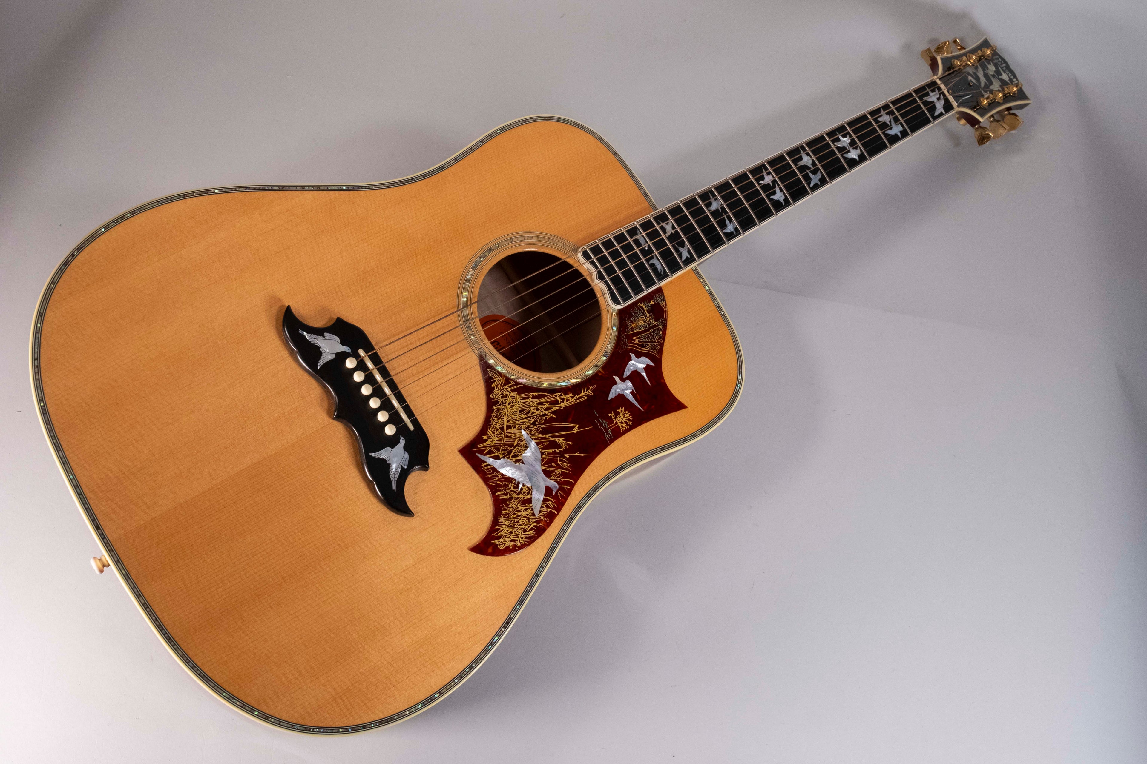 GIBSON DOVE IN FLYGHT USATA