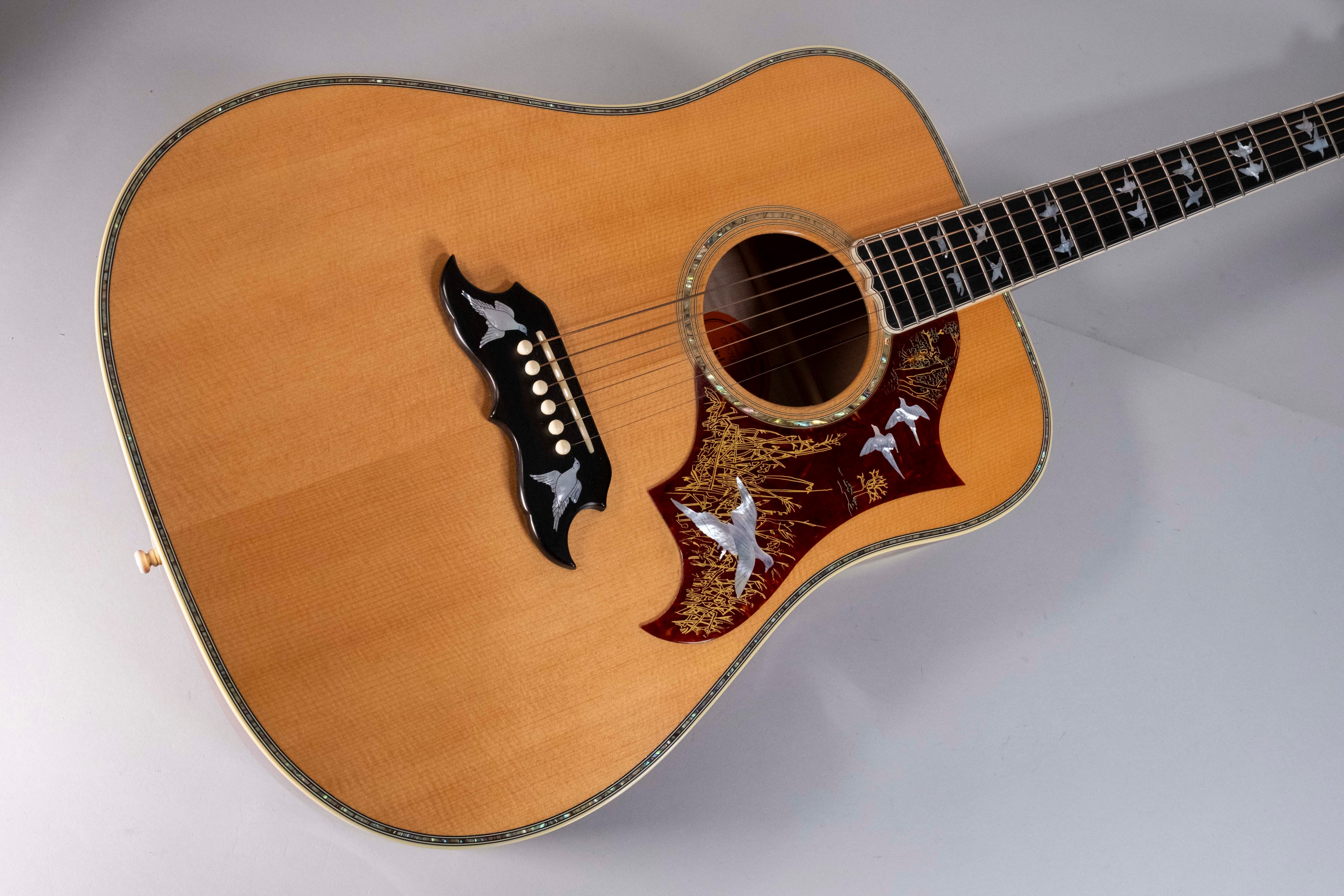 GIBSON DOVE IN FLYGHT USATA