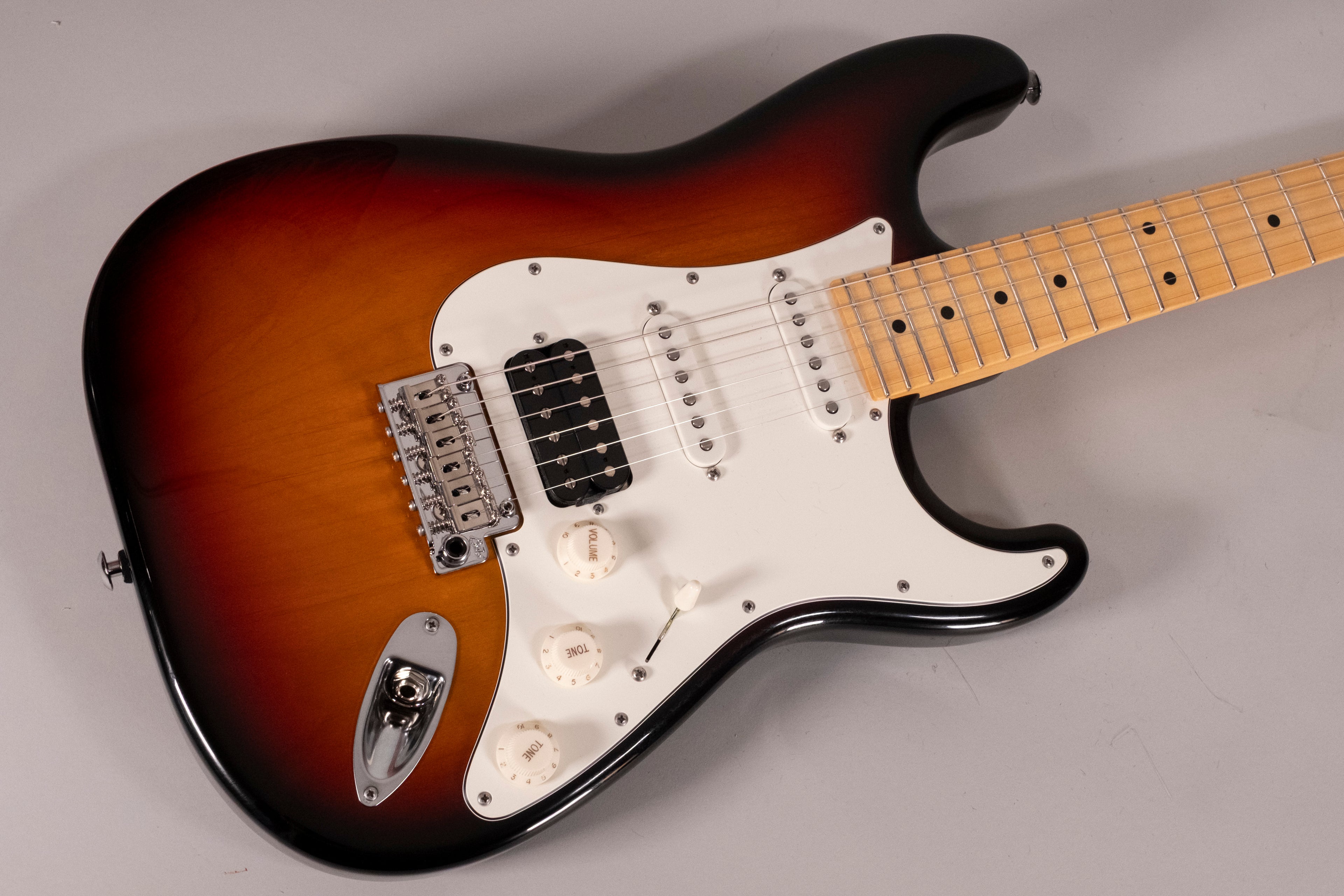 Suhr Classic s 3 tone burst mp hss