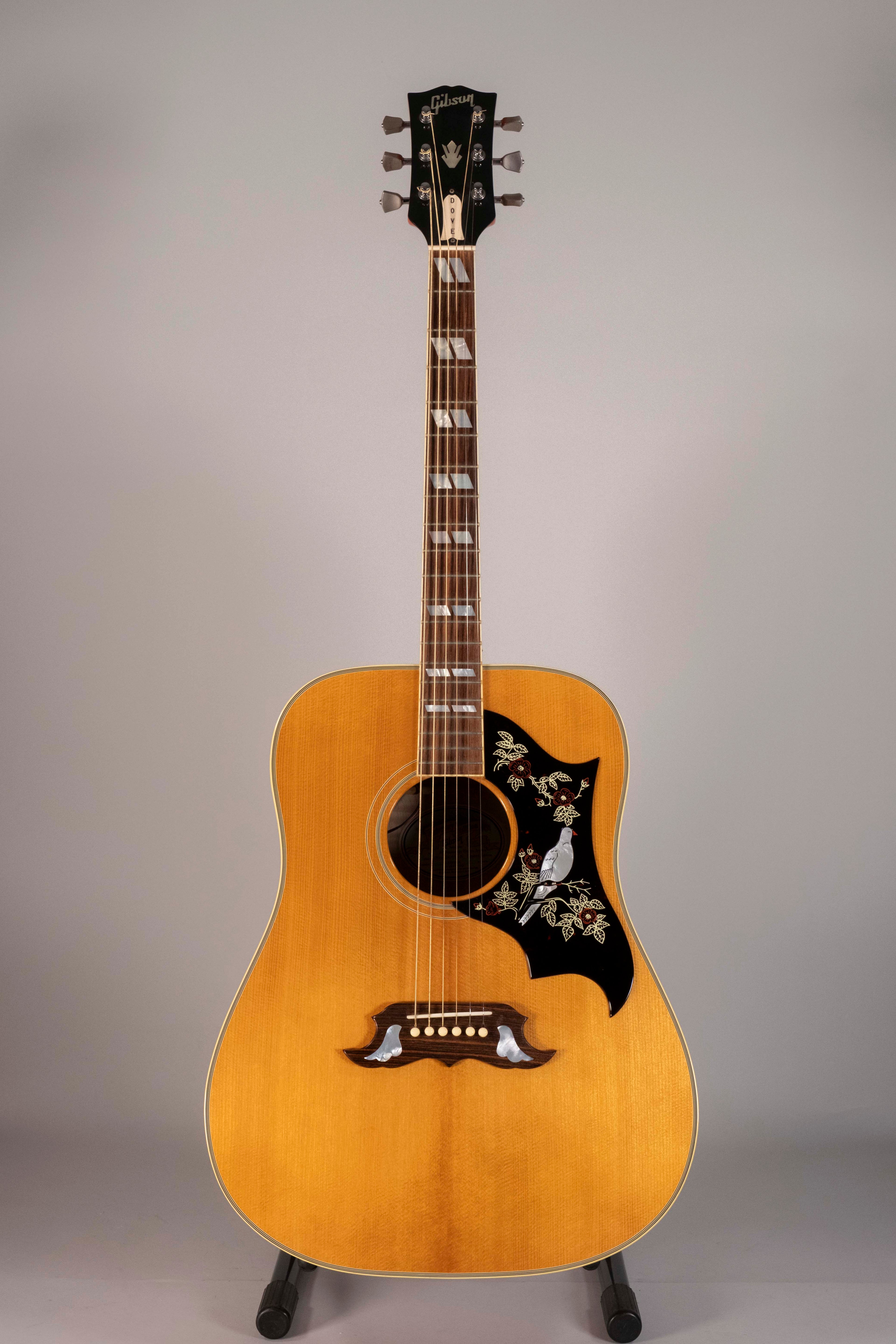 GIBSON 1960s DOVE NATURAL USATA