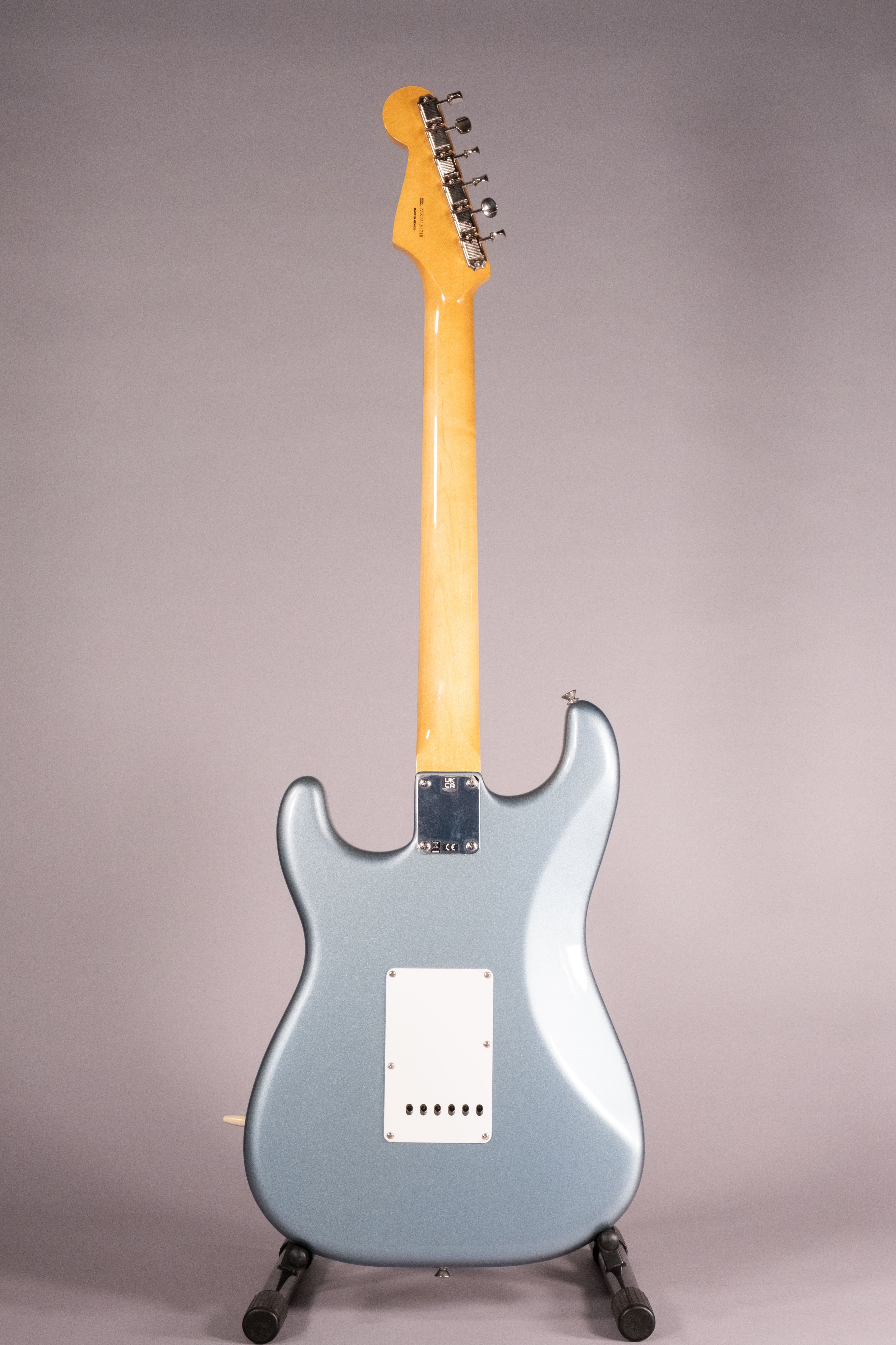 Fender Vintera 60S Stratocaster Pau Ferro Ice Blue Metallic