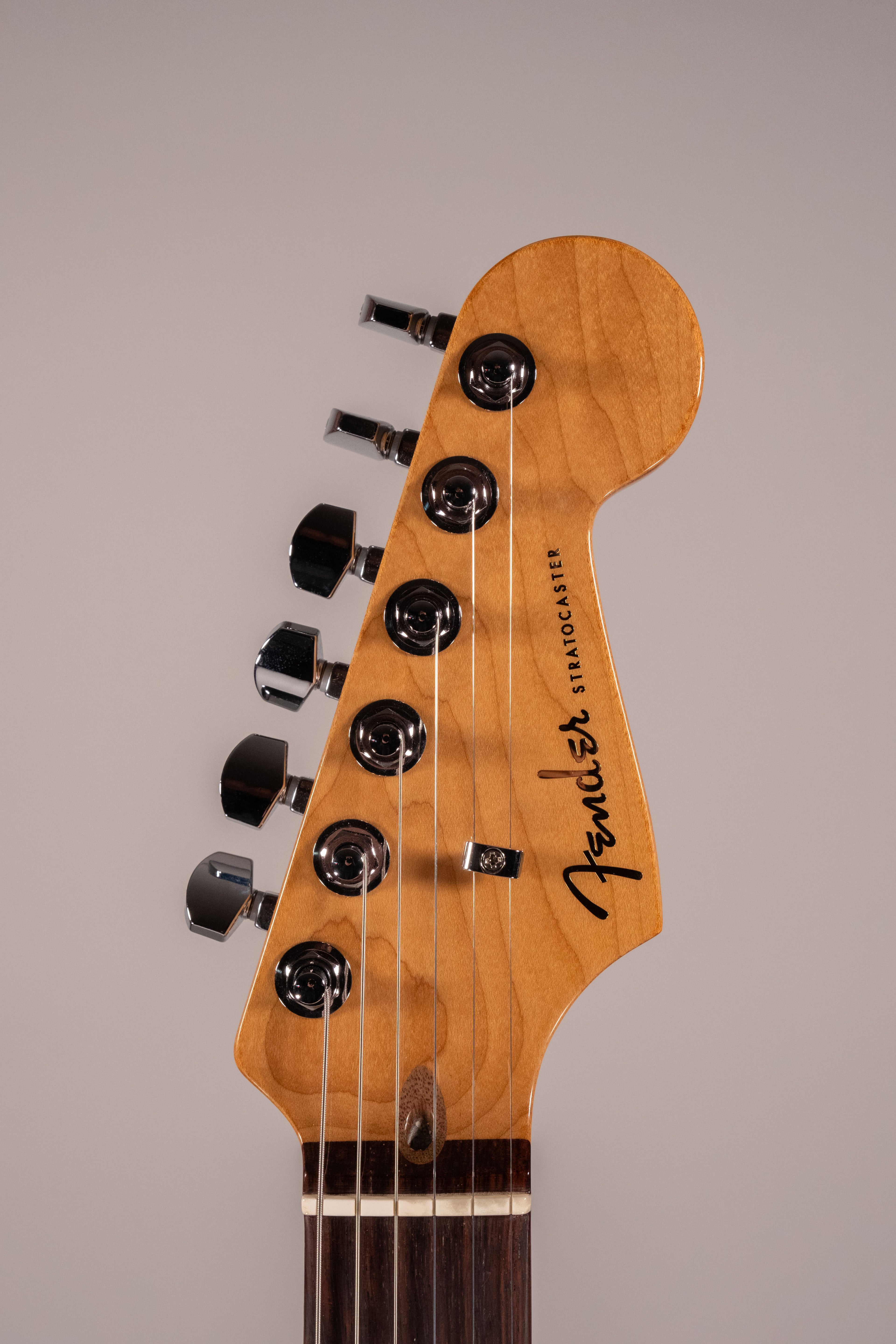 Fender American Ultra Stratocaster HSS Rosewood Fingerboard Sonic Blue