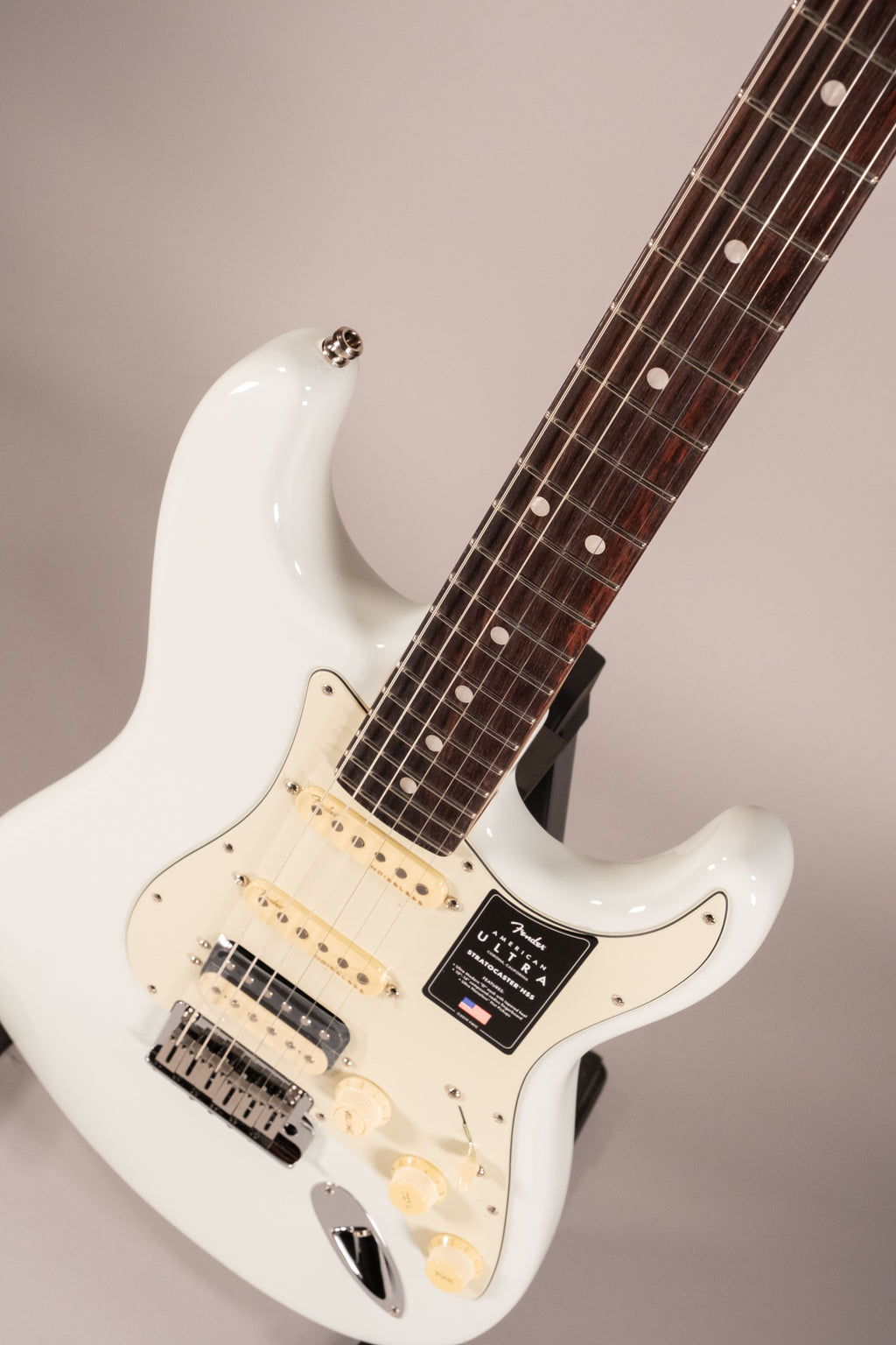 Fender American Ultra Stratocaster HSS Rosewood Fingerboard Sonic Blue