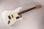 Fender American Ultra Stratocaster HSS Rosewood Fingerboard Sonic Blue