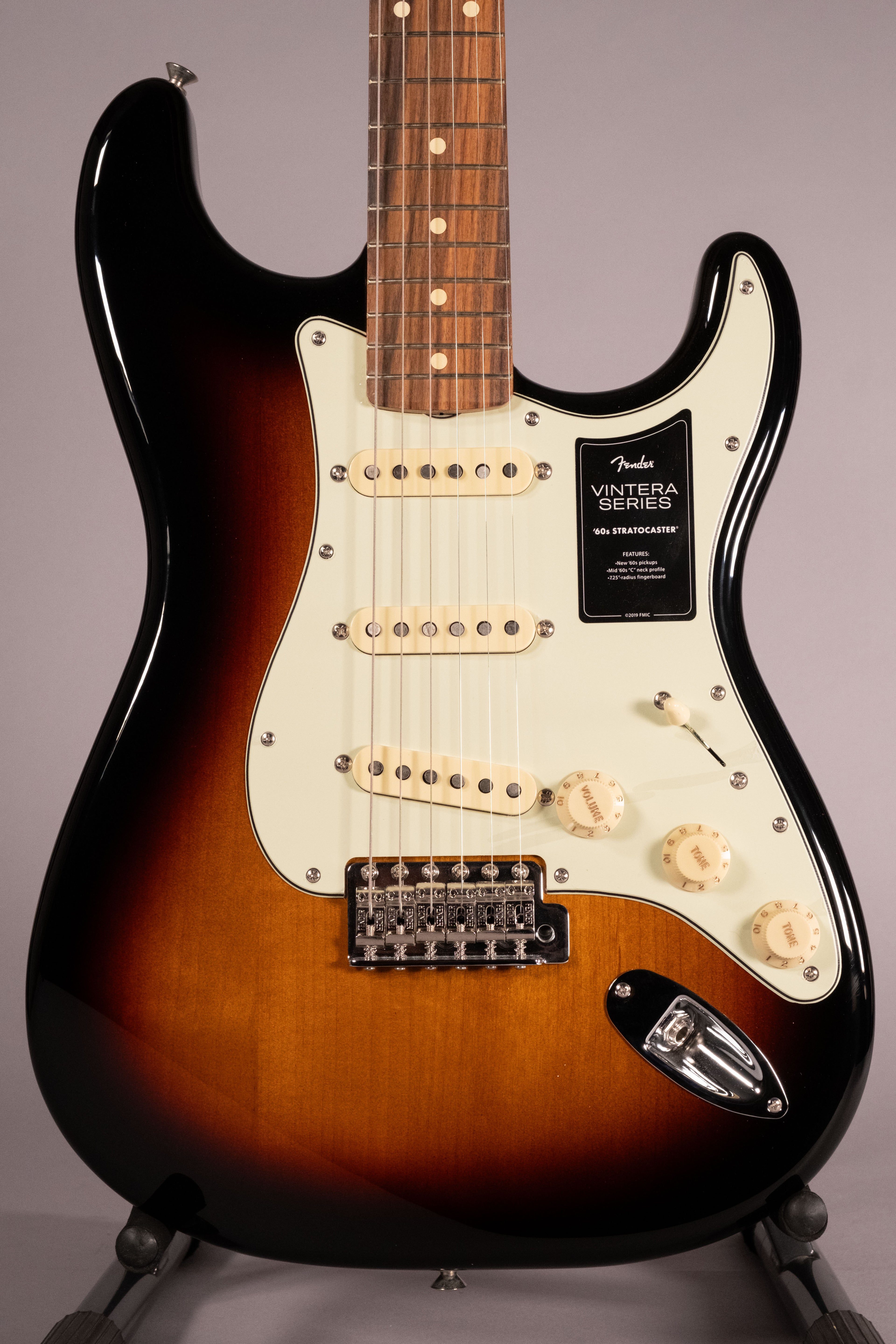 Fender Vintera 60S Stratocaster Pau Ferro 3-Color Sunburst