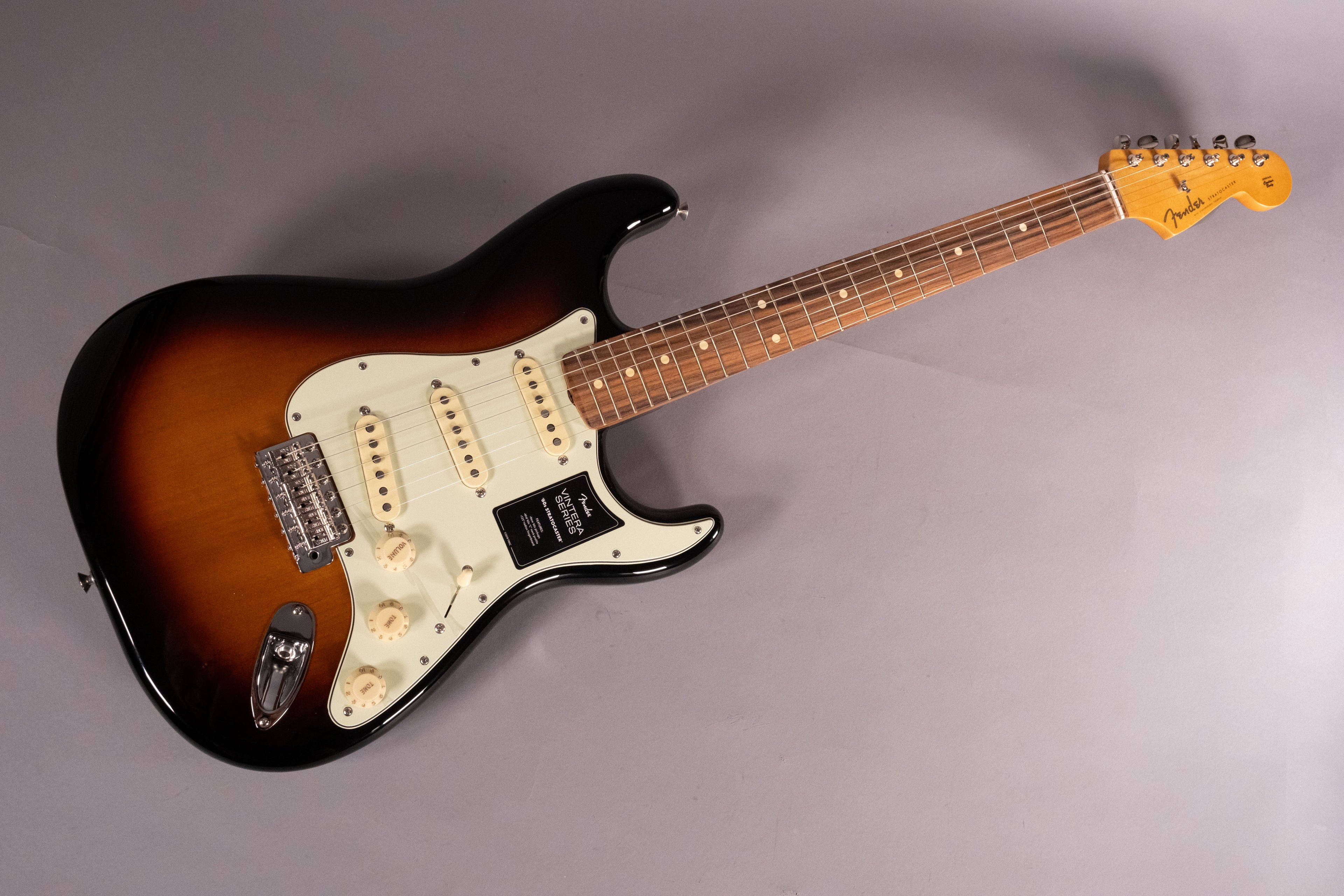 Fender Vintera 60S Stratocaster Pau Ferro 3-Color Sunburst