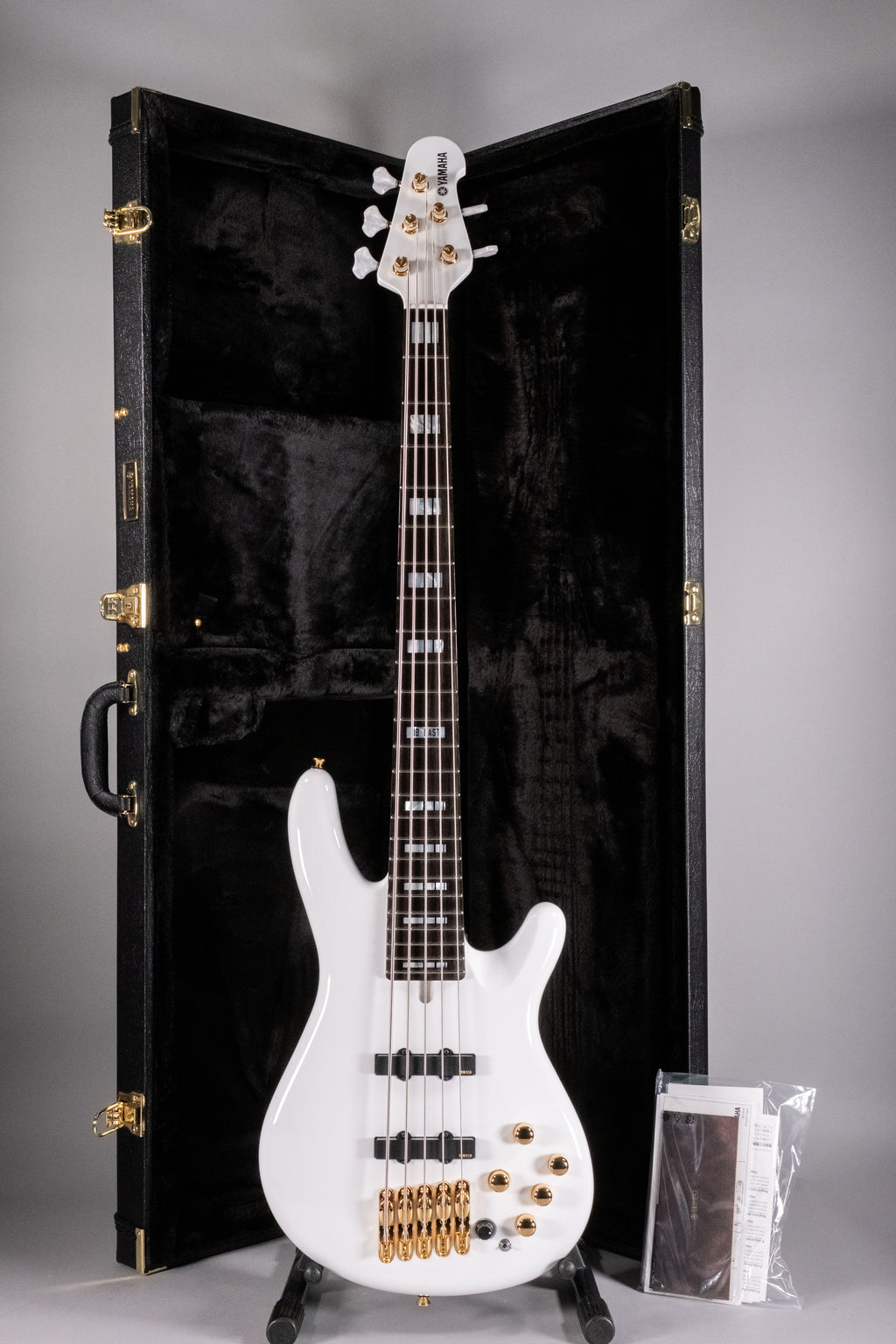 Yamaha BBNE2 White Nathan East Signature