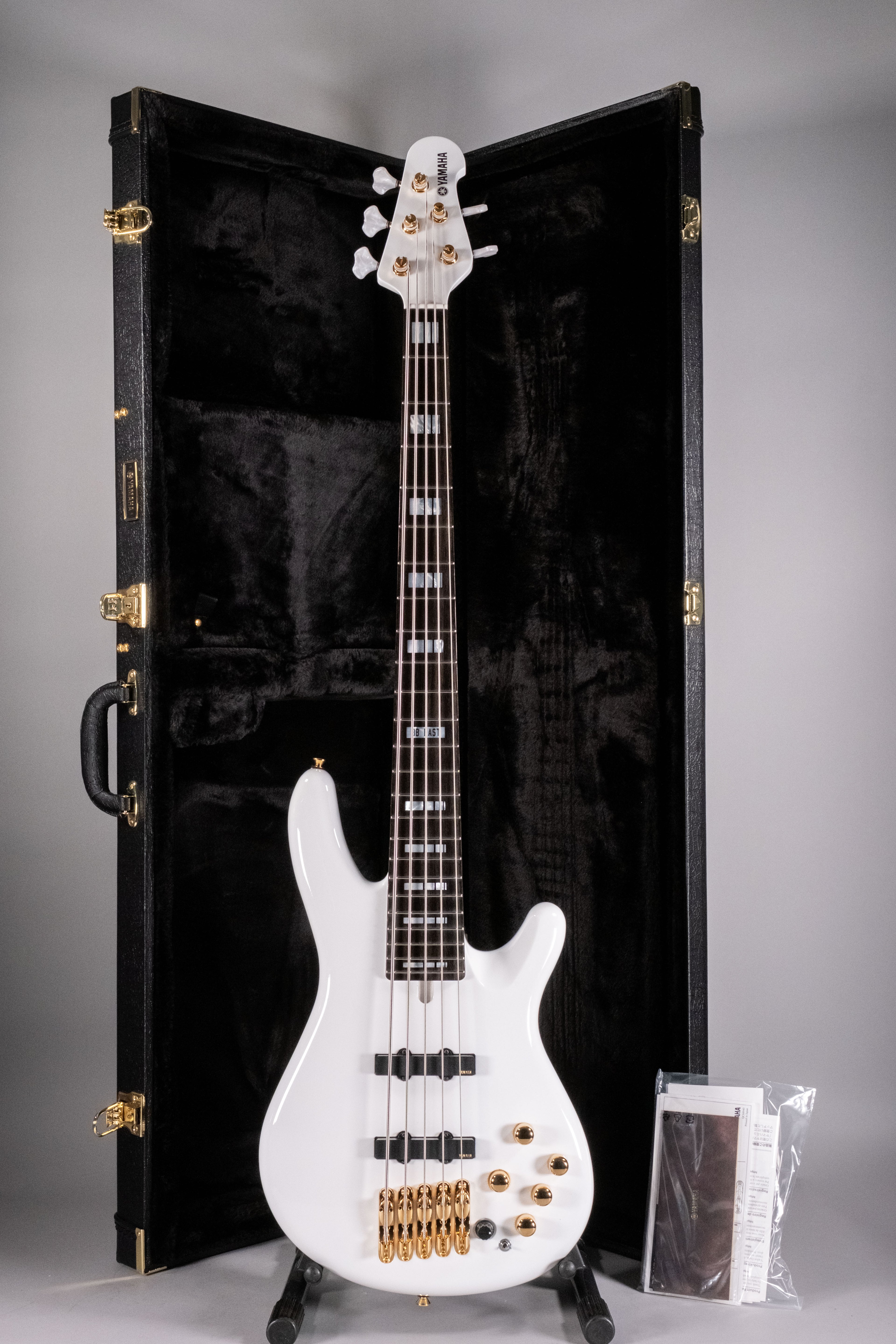 Yamaha BBNE2 White Nathan East Signature