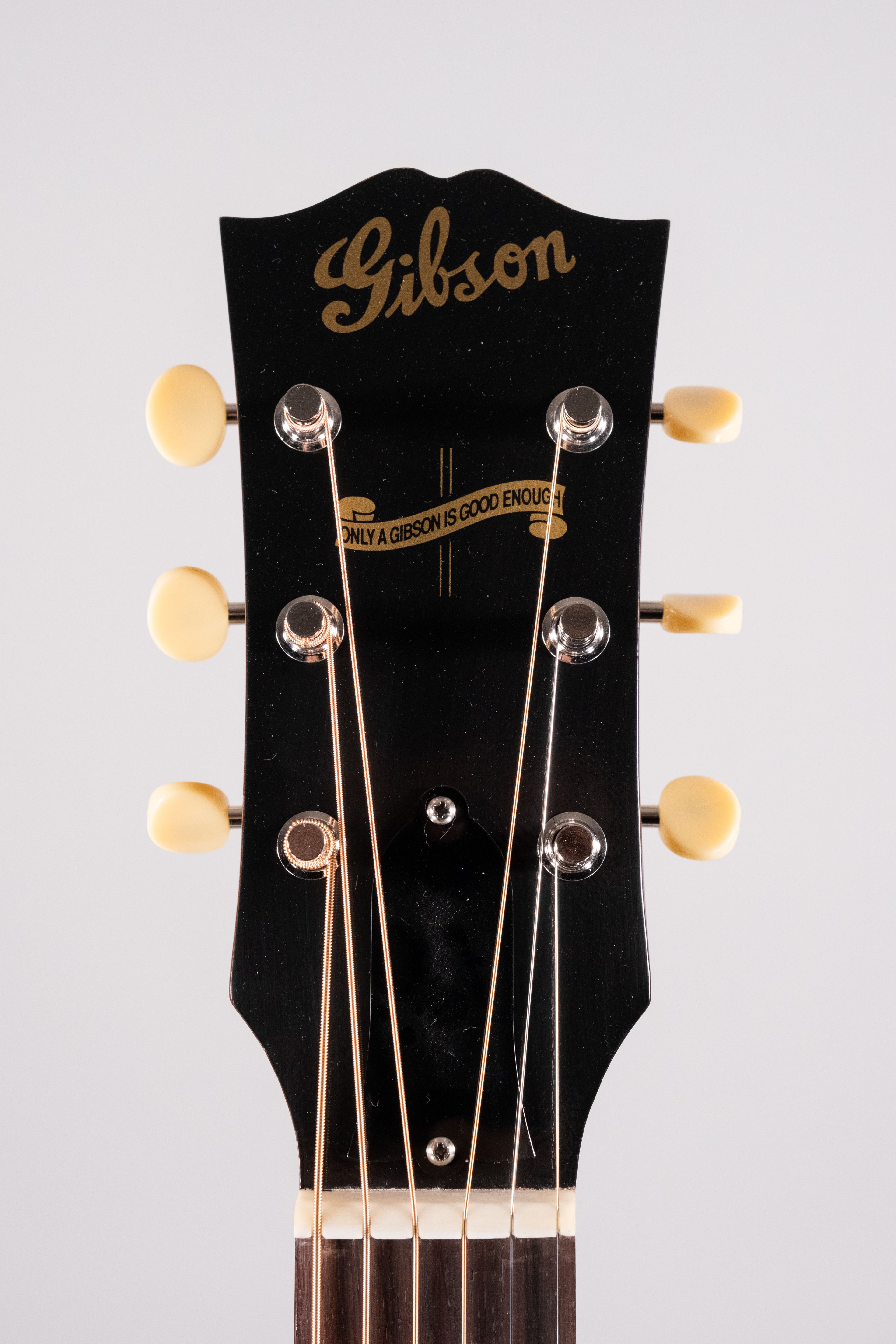 Gibson Custom Shop 1942 Banner LG-2 Vintage Sunburst