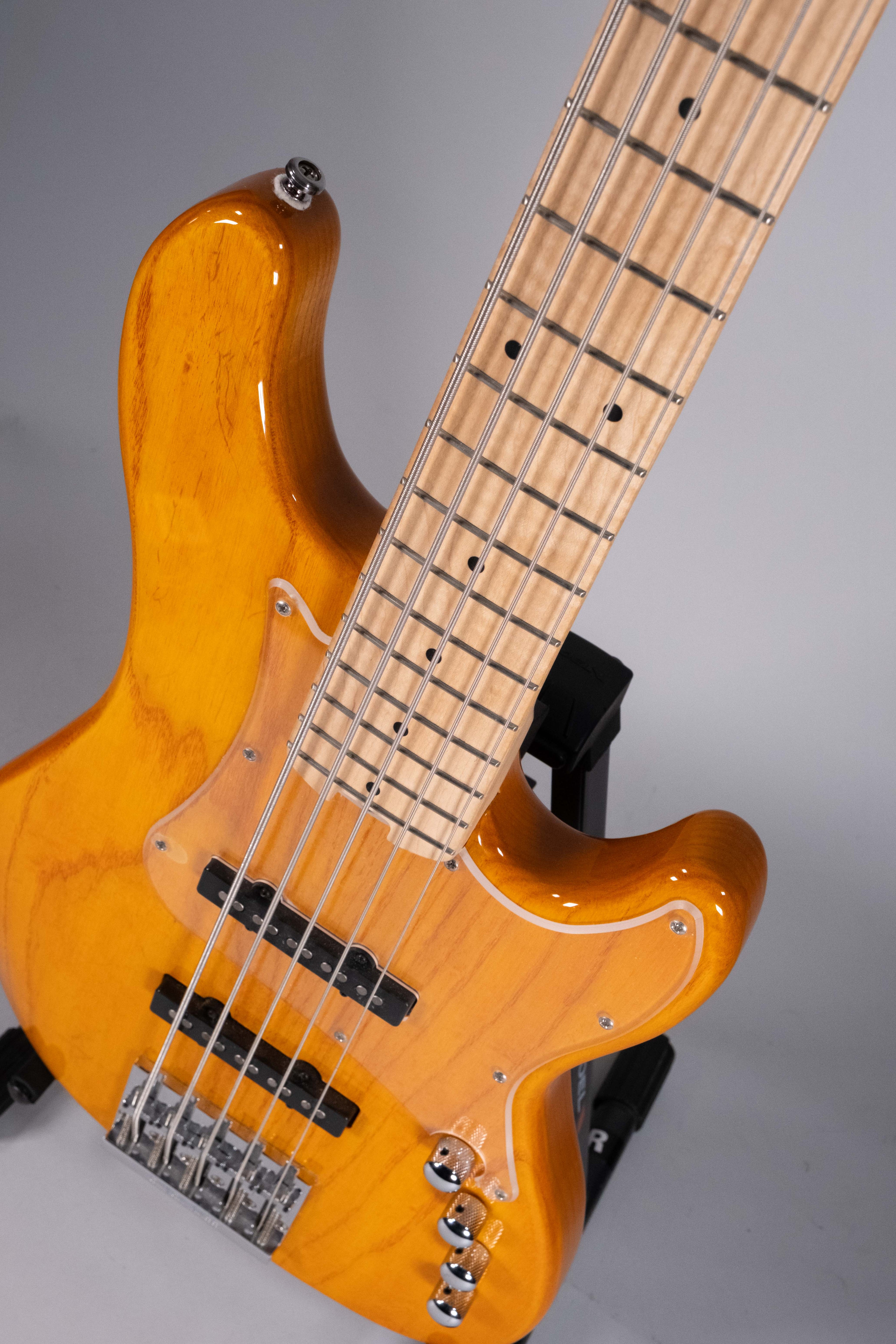 CORT GB75 5C USATO