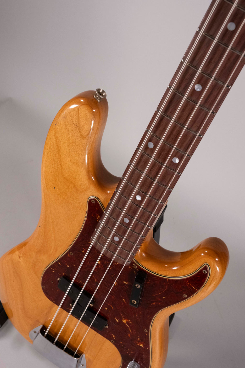 Fender Custom Shop 1966 Precision Bass Journeyman Relic 3A RW Aged Natural