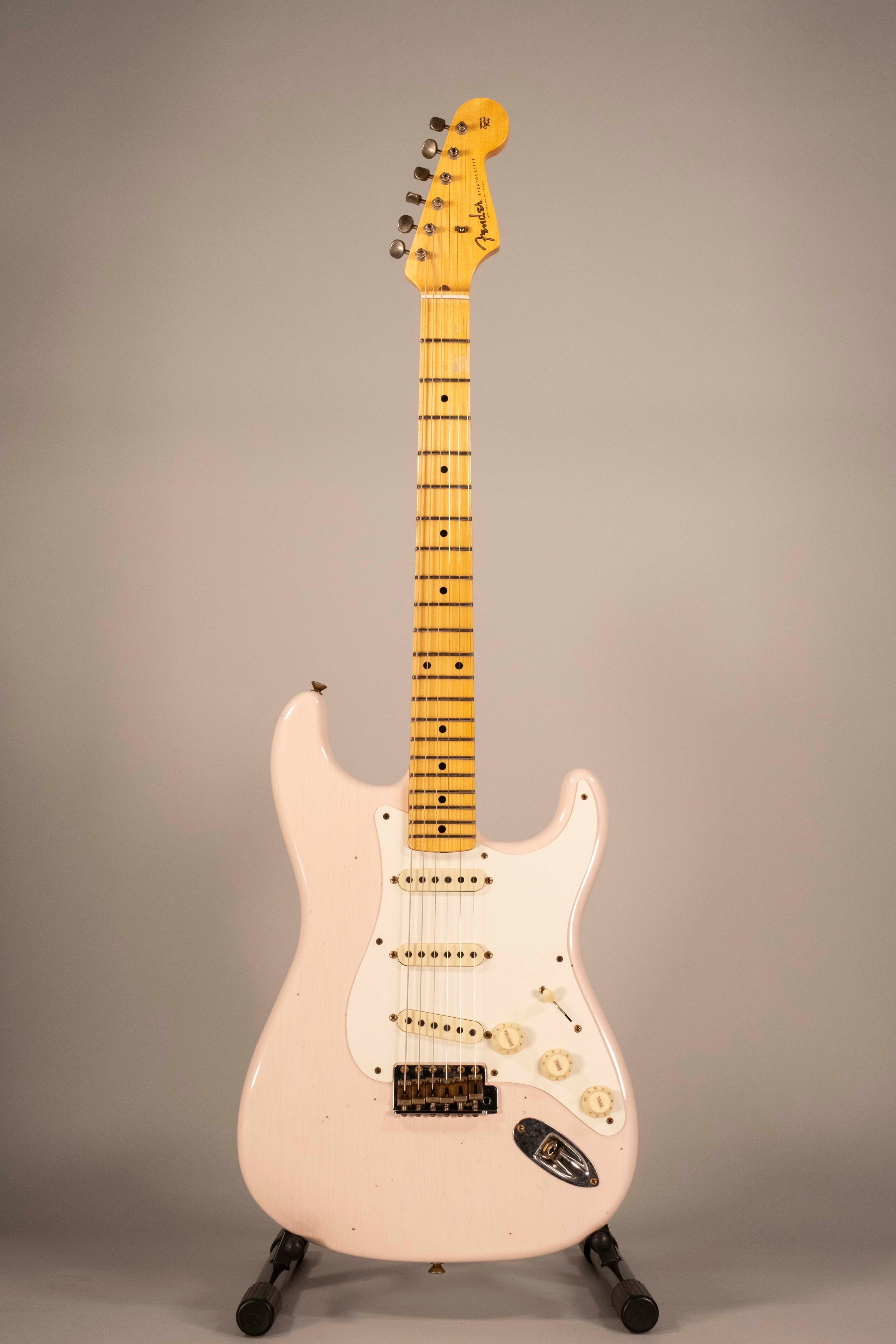 Fender Custom Shop 1956 Stratocaster Journeyman Relic Faded Aged Shell Pink