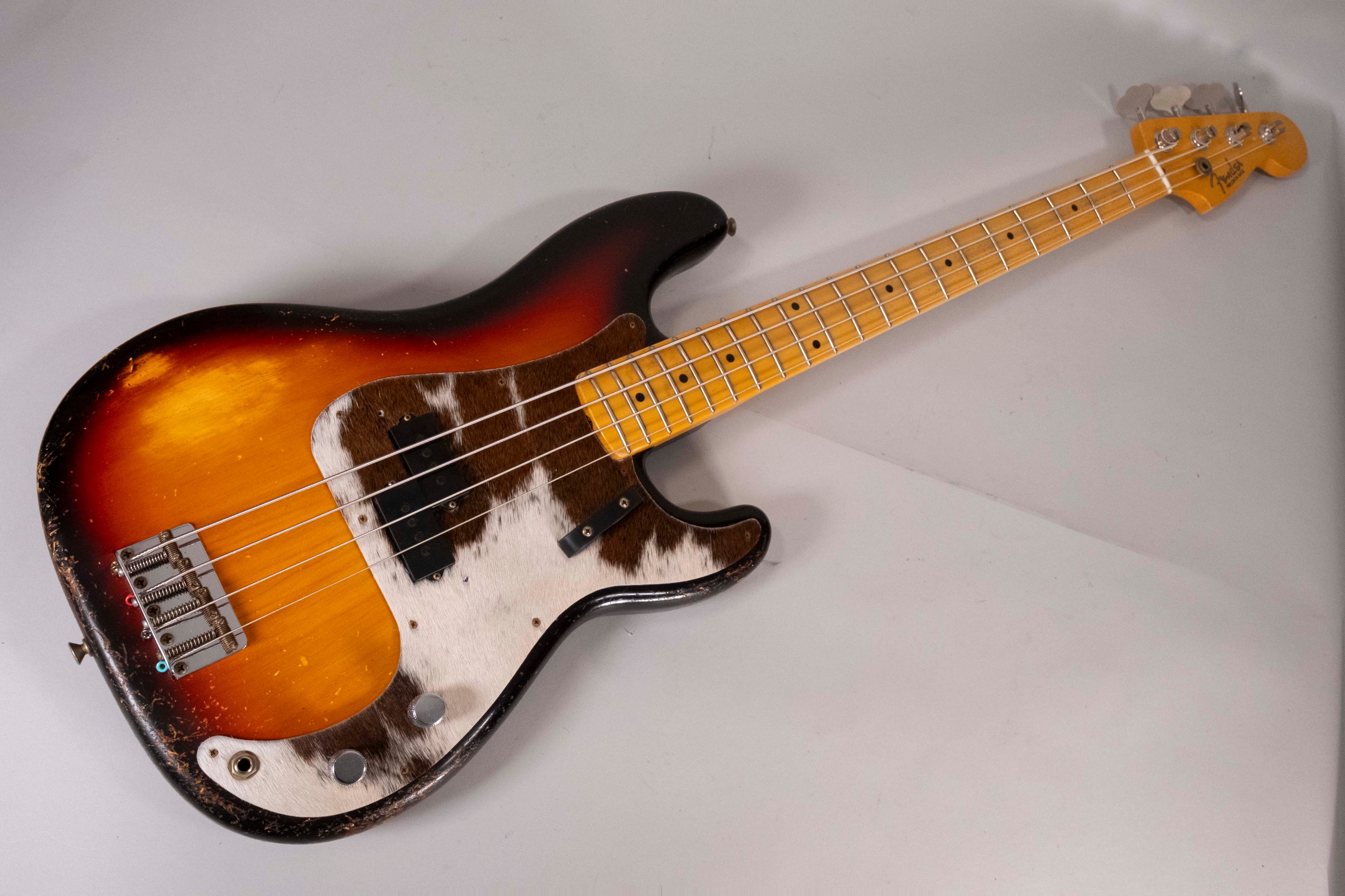 Fender Custom Shop 59 Precision Bass MN Relic 3 Tone Sunburst