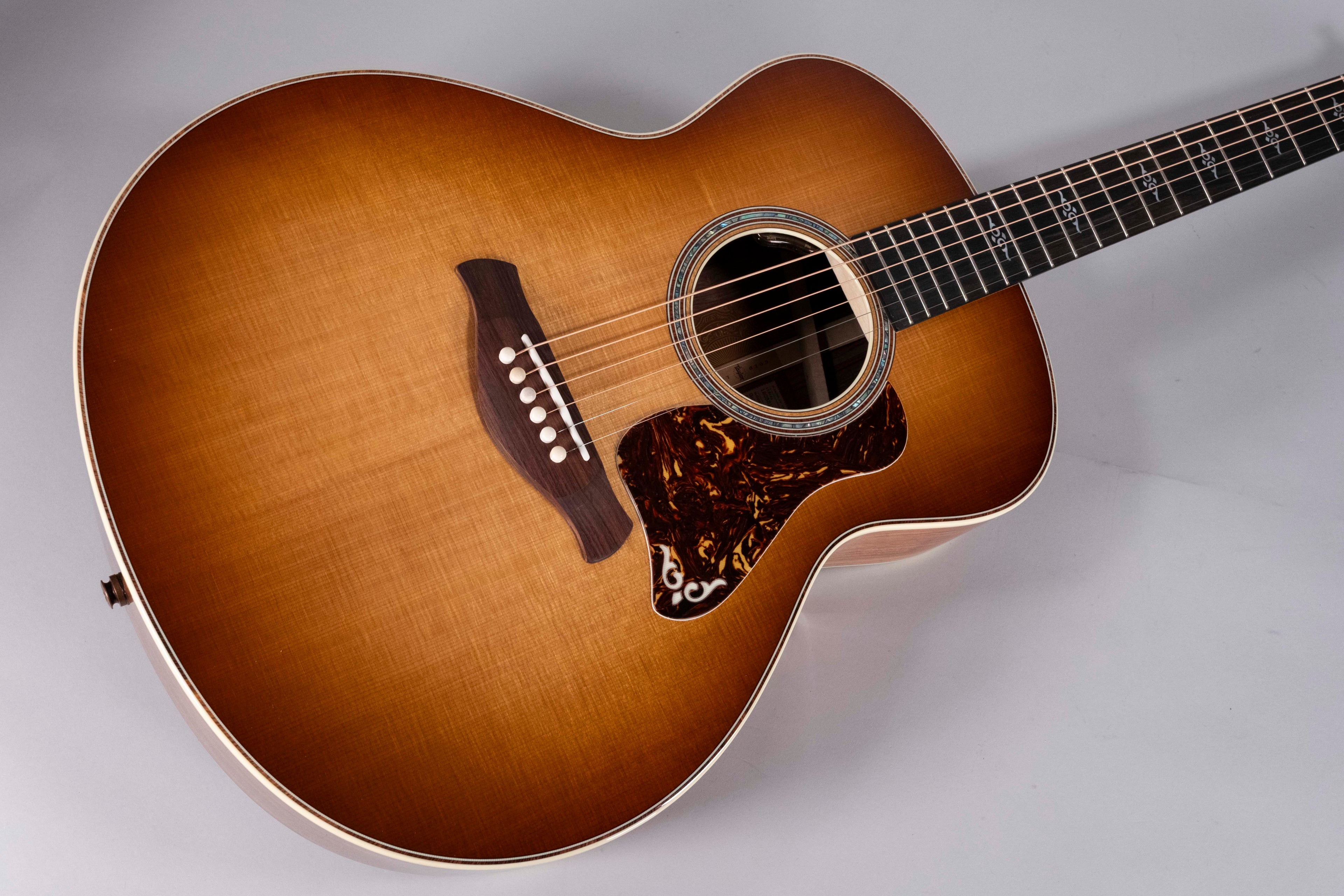 Taylor 814E Sunburst Gold Label