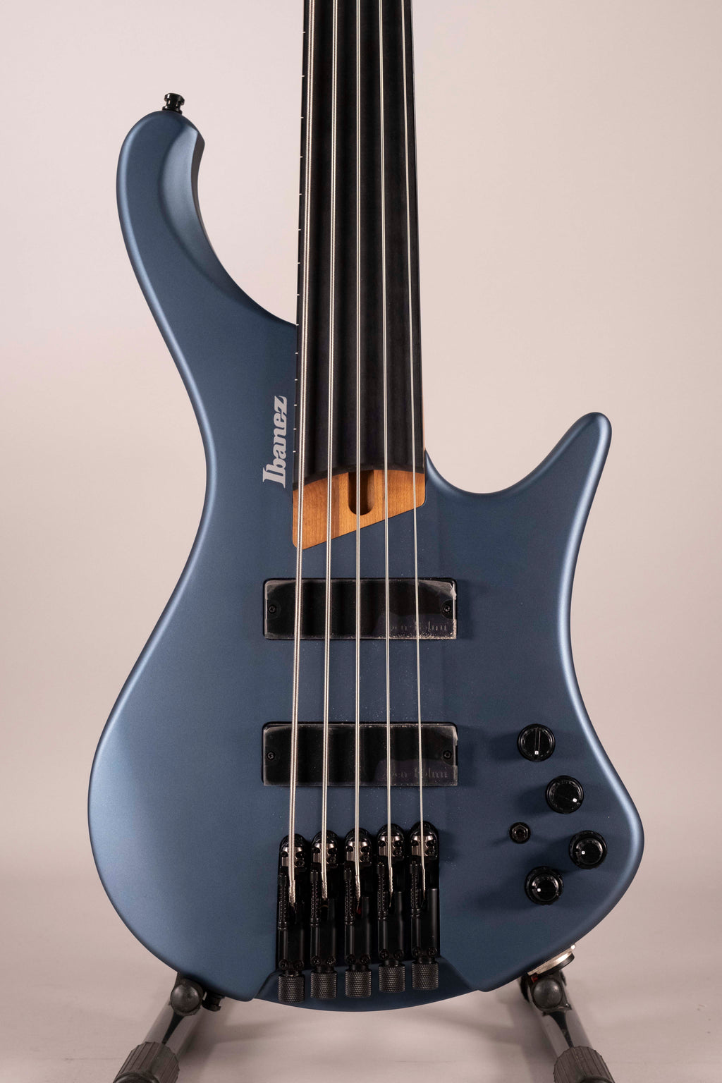 Ibanez EHB1005FAOM Basso Elettrico 5 Corde Artic Ocean Matte