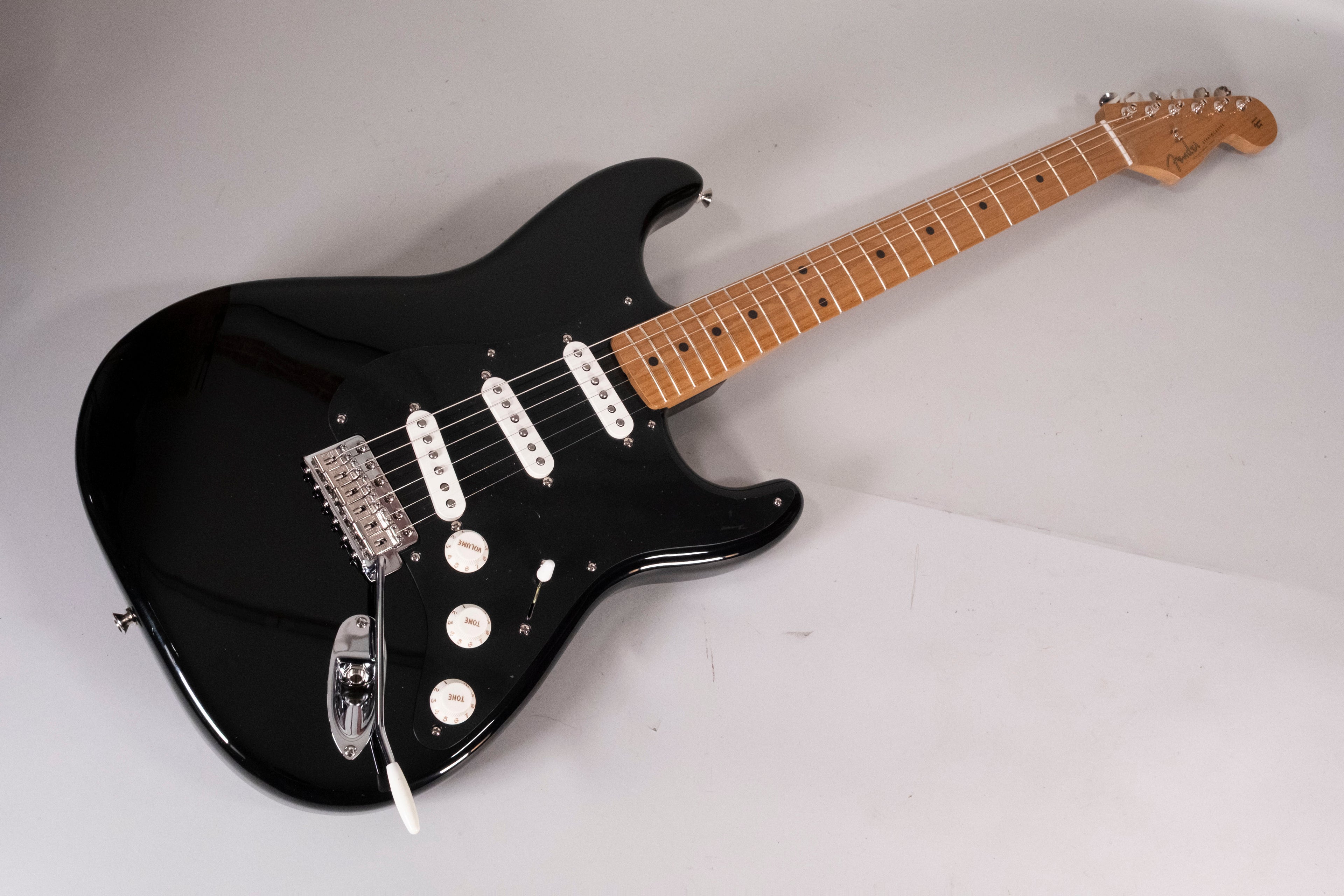 Fender Limited Edition Vintera II '50s Stratocaster Roasted Maple Finish Black