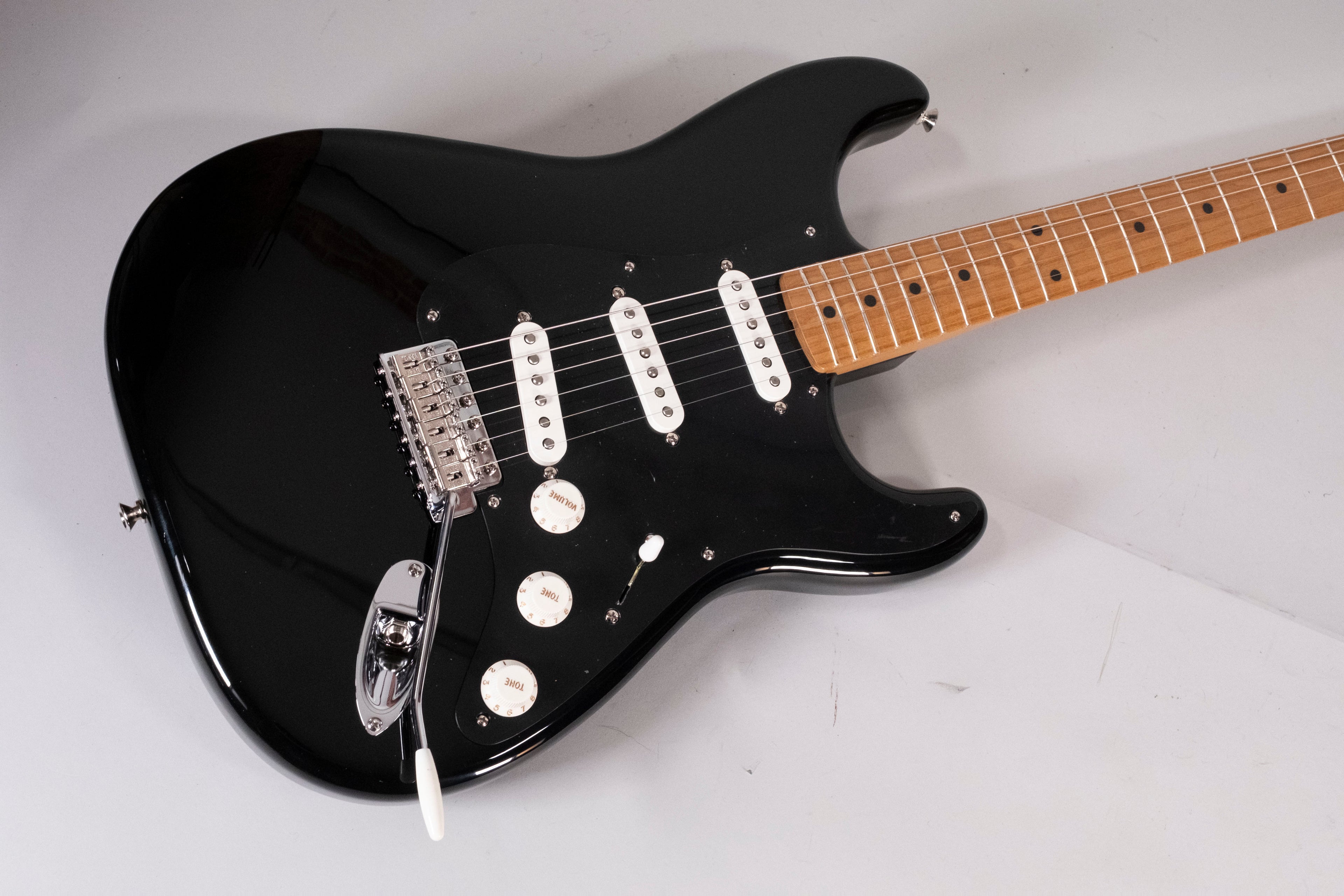 Fender Limited Edition Vintera II '50s Stratocaster Roasted Maple Finish Black