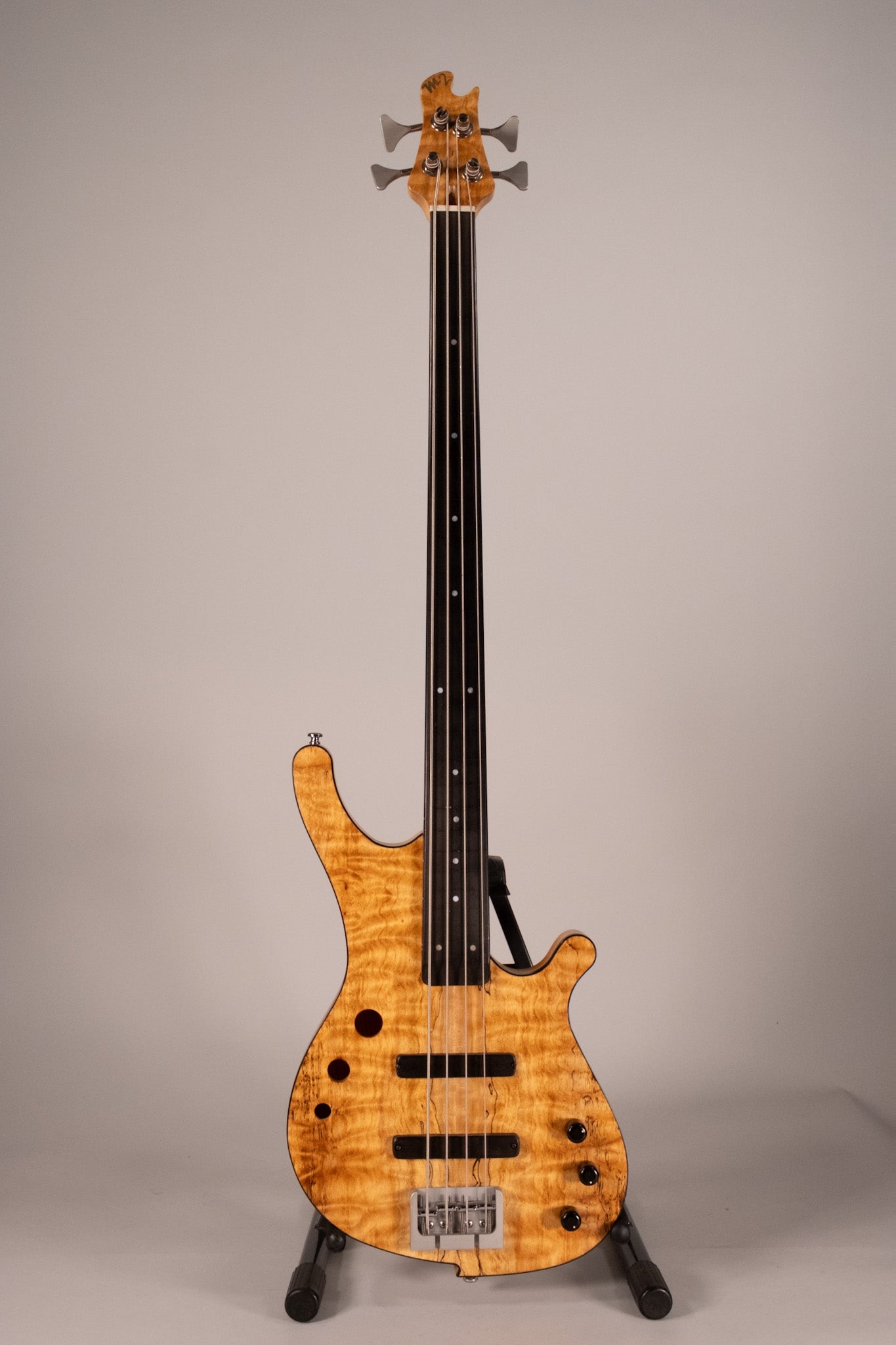 Basso Artigianale 4 C Fretless Usato