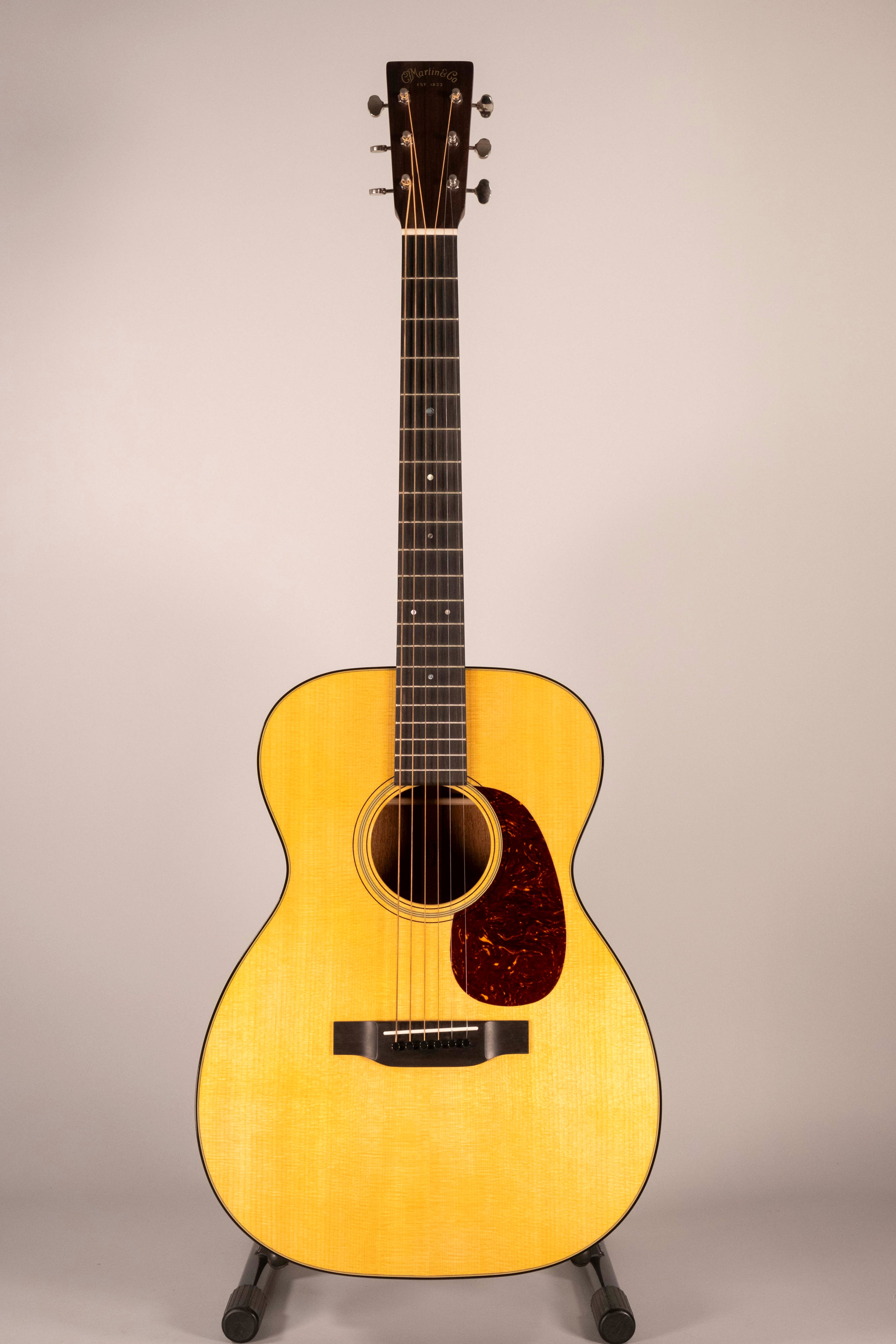 Martin & Co. 00-18