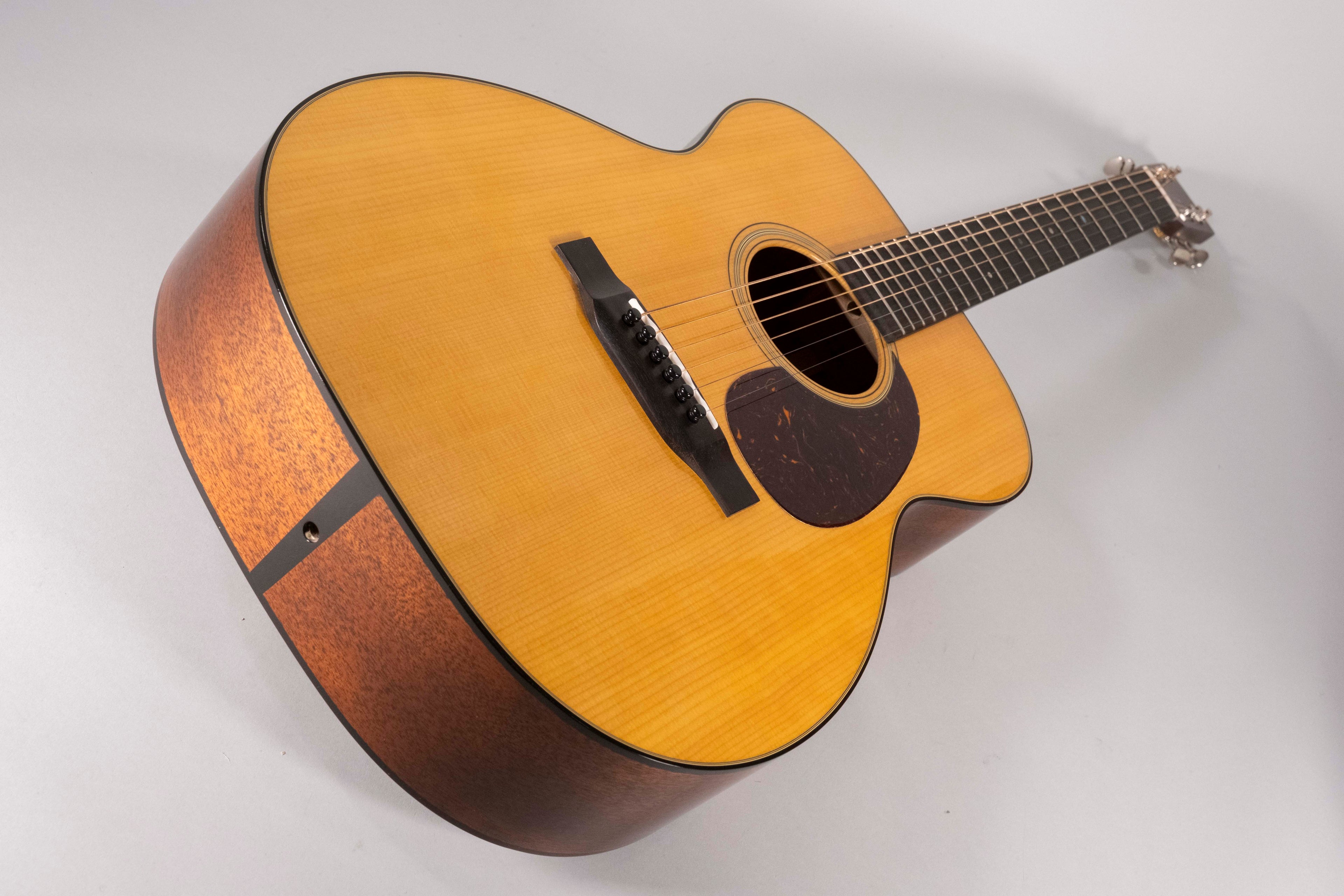 Martin & Co. 00-18