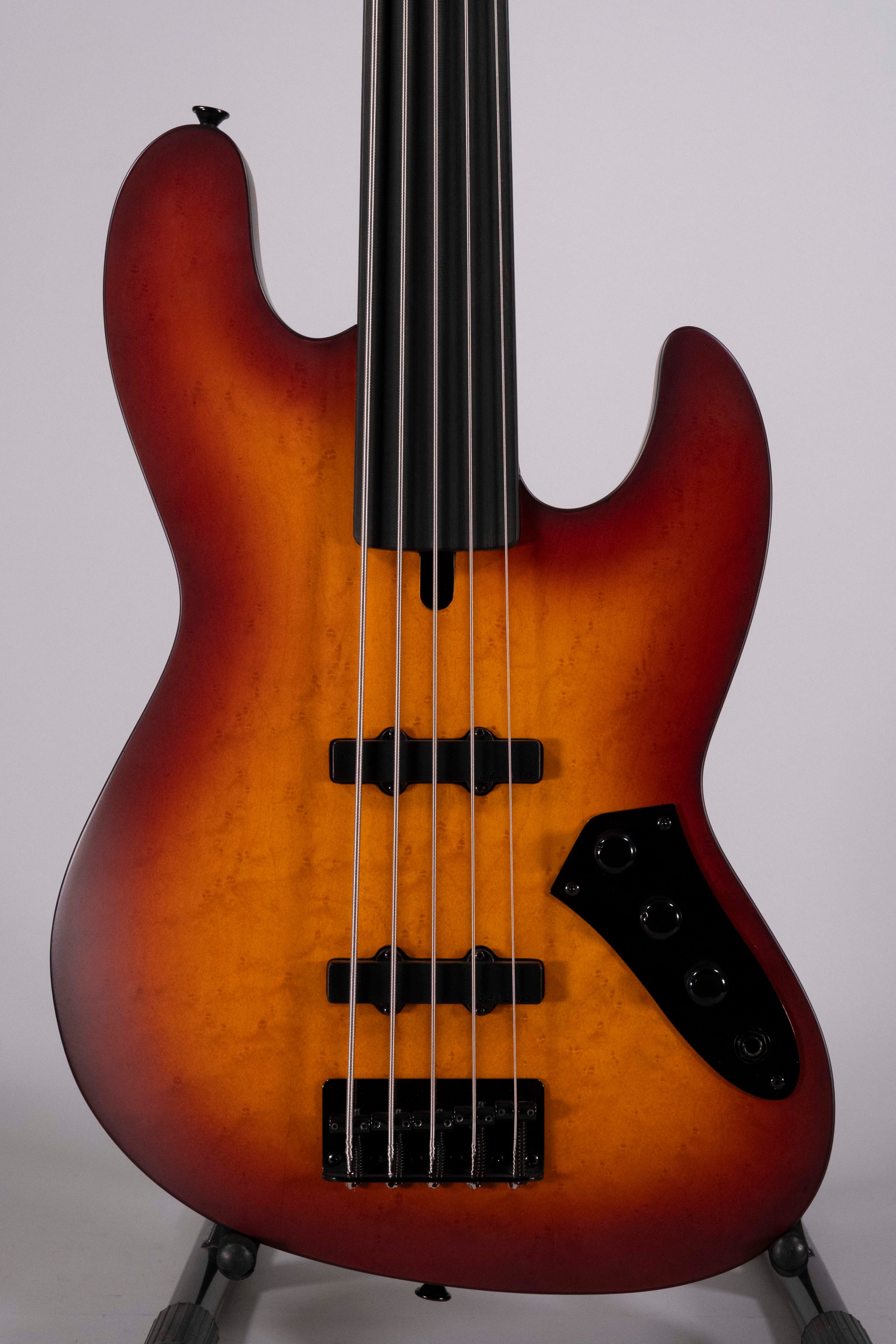 Maruszczyk Elwood 5P Fretless