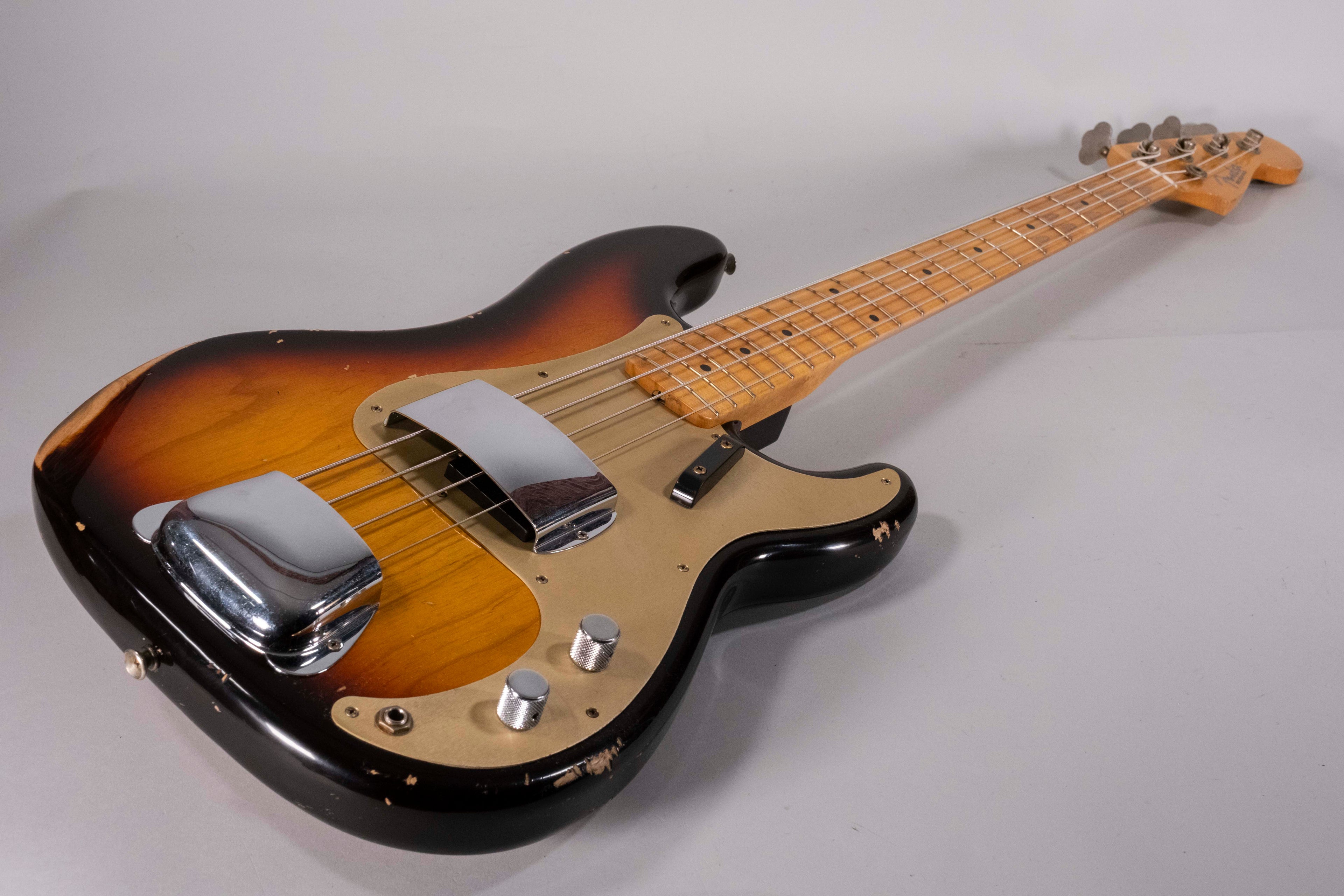 Fender Custom Shop 1958 Precision Bass Relic 3 Color Sunburst