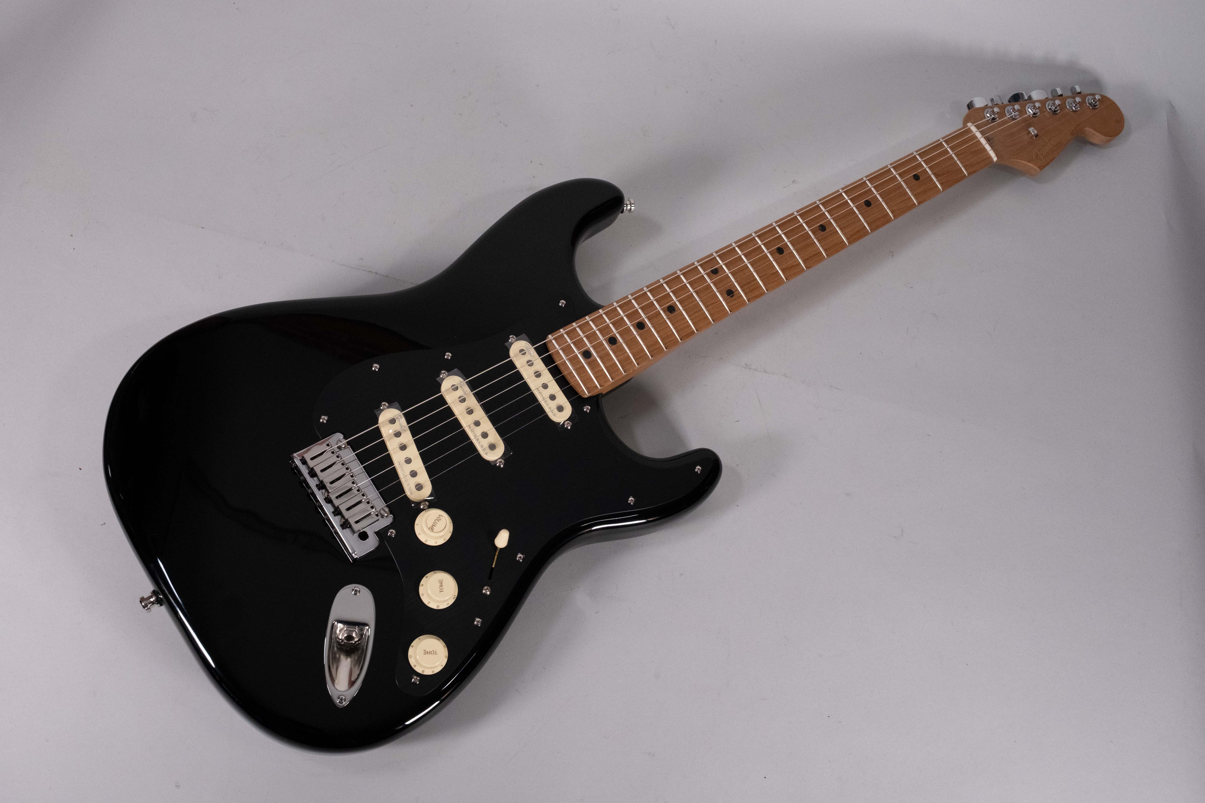 Fender Limited Edition American Ultra II Stratocaster Maple Black