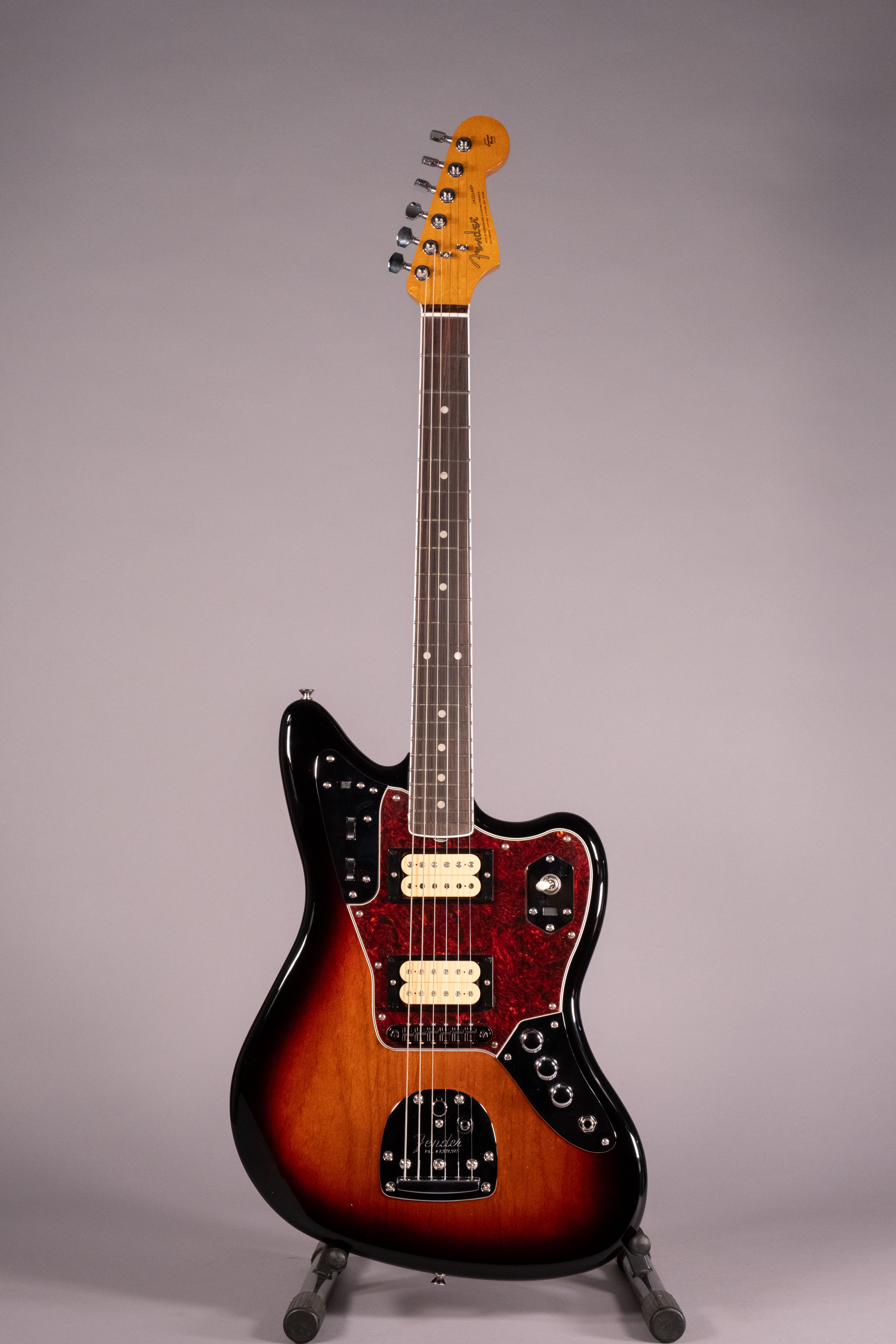 Fender Kurt Cobain Jaguar 3-Color Sunburst