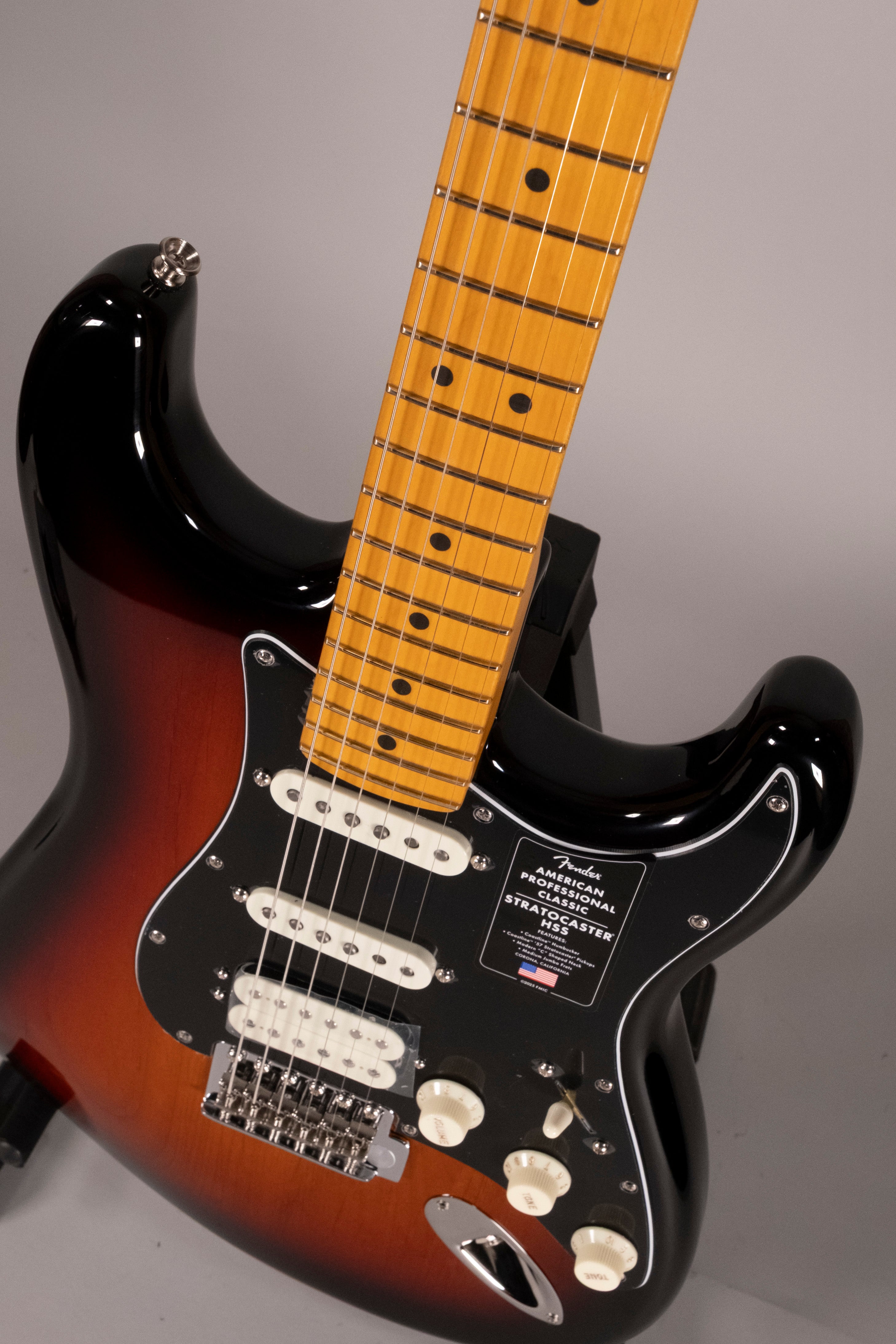 Fender Stratocaster American Professional Classic HSS MP 3-Color Sunburst