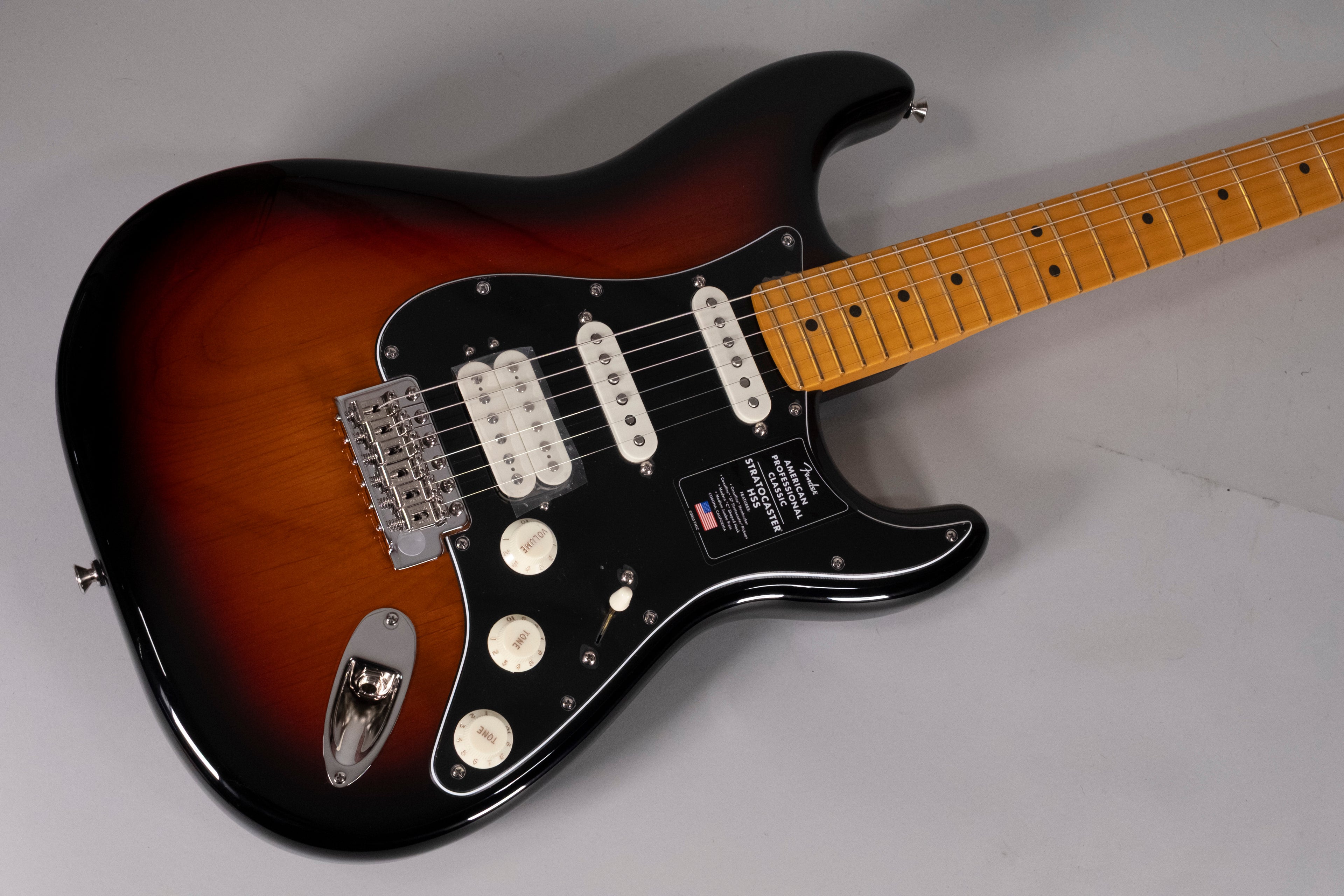 Fender Stratocaster American Professional Classic HSS MP 3-Color Sunburst
