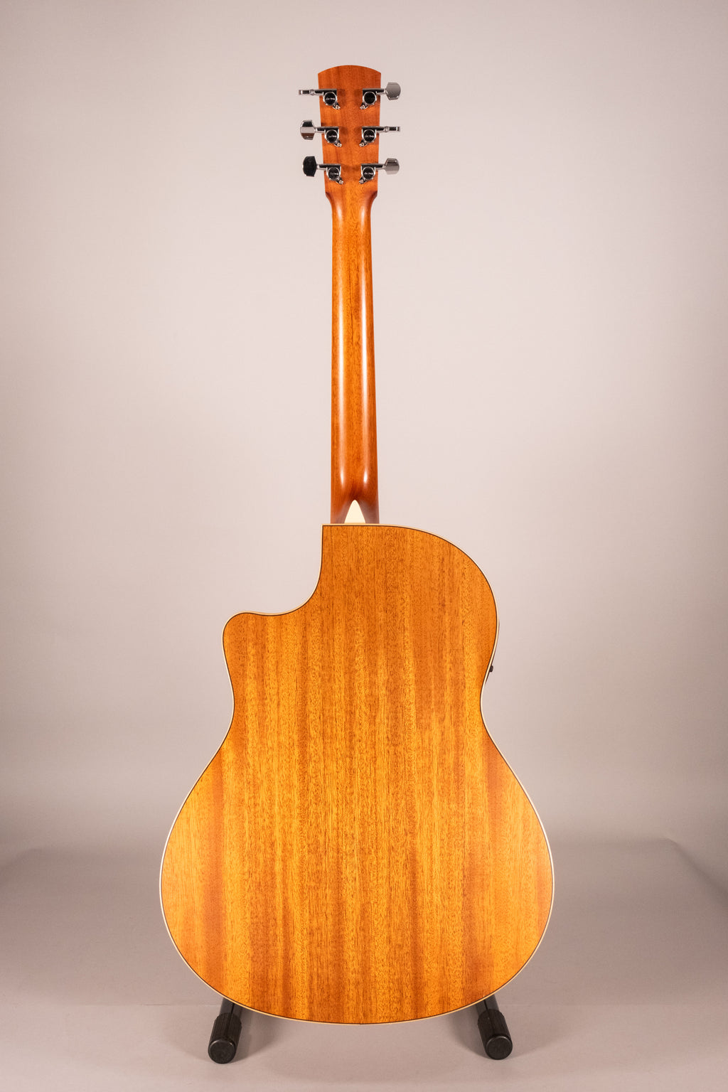 USED LARRIVEE LV03 MAHOGANY