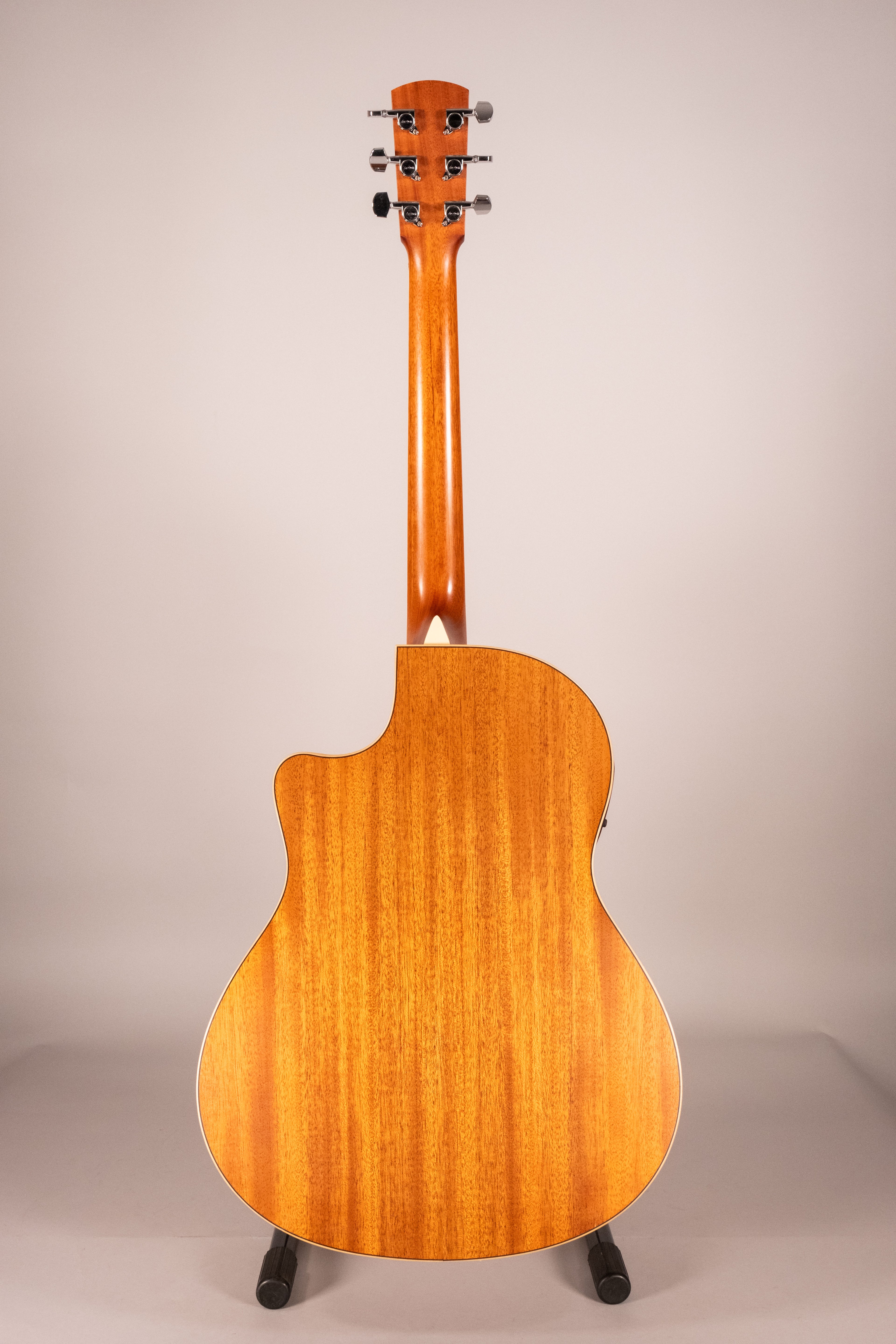 USED LARRIVEE LV03 MAHOGANY