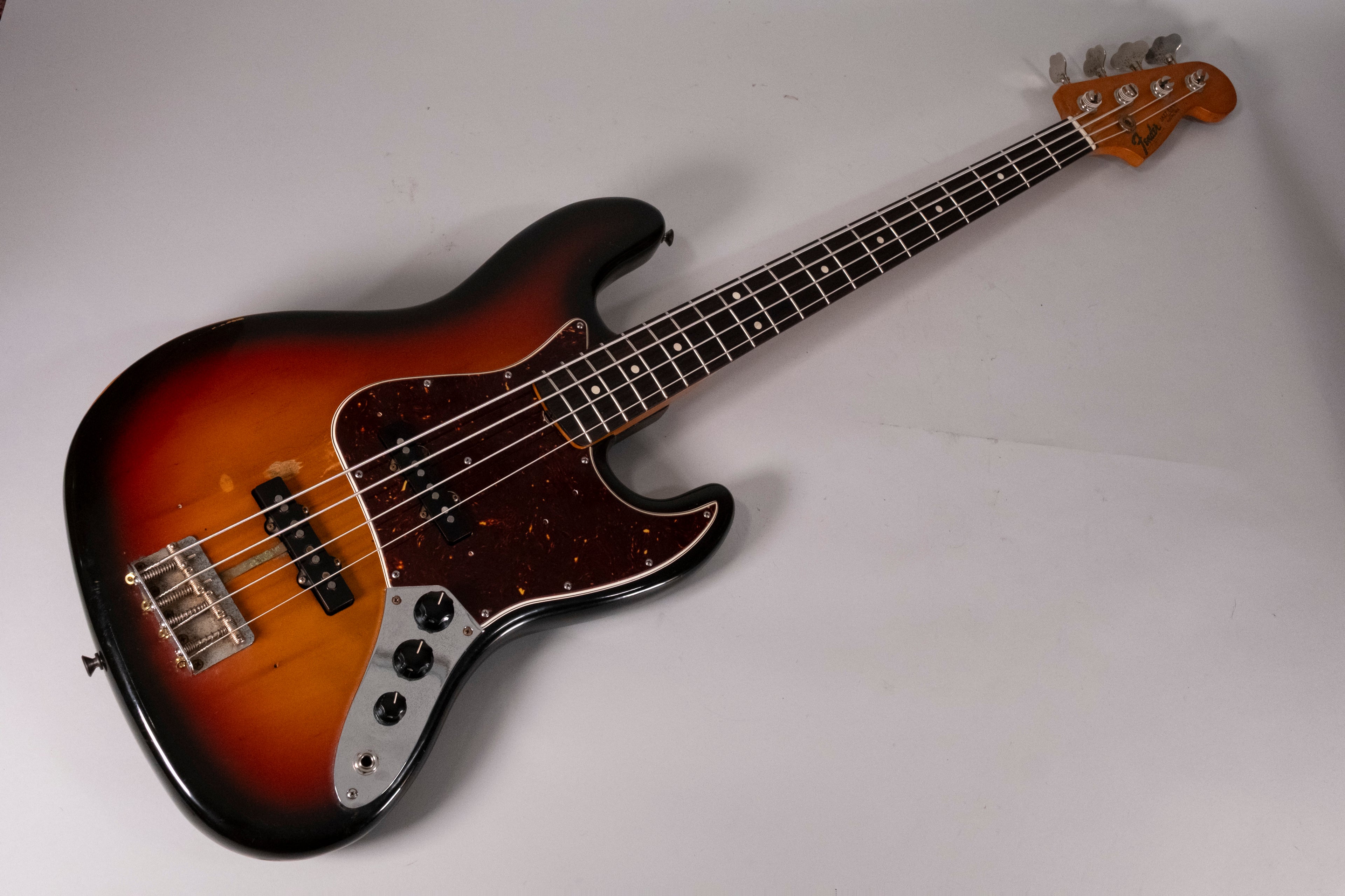 FENDER AM VINT 62 JAZZ FULLER '83 USATO
