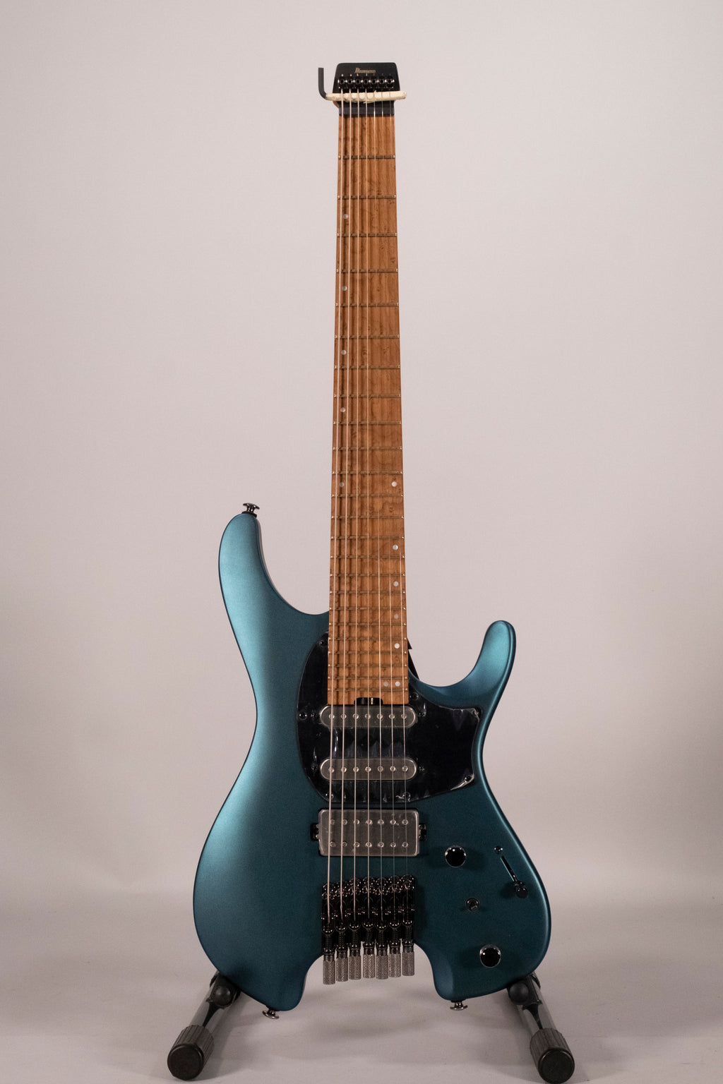 Ibanez Q547B Chitarra 7 Corde Metallic Matte