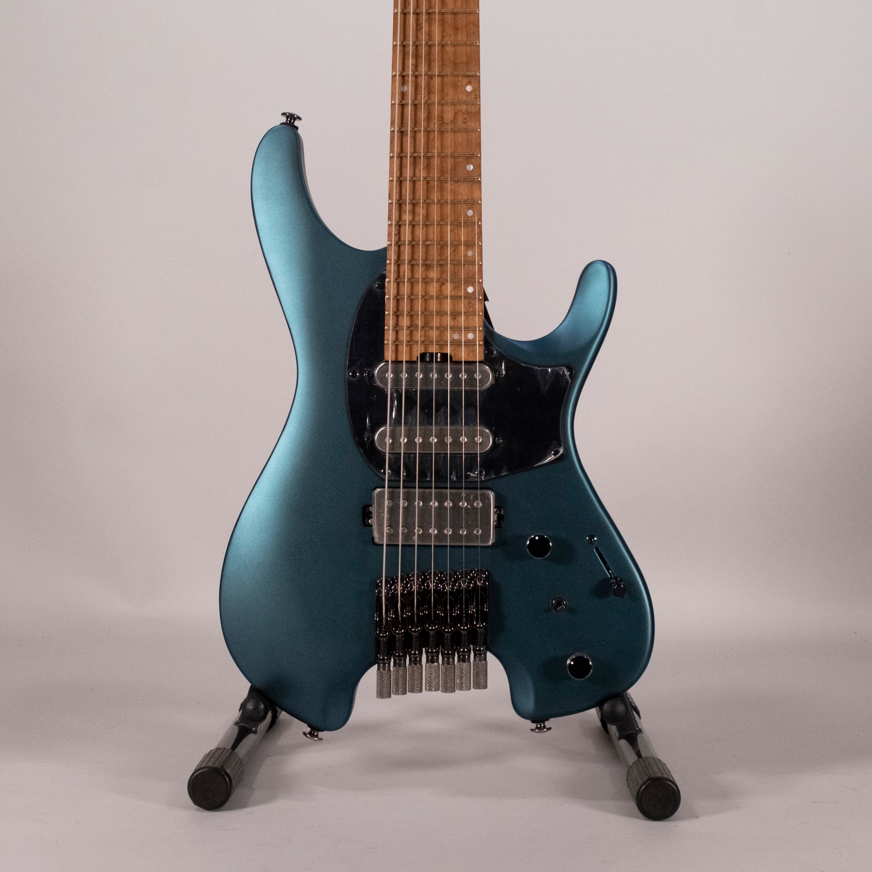 Ibanez Q547B Chitarra 7 Corde Metallic Matte