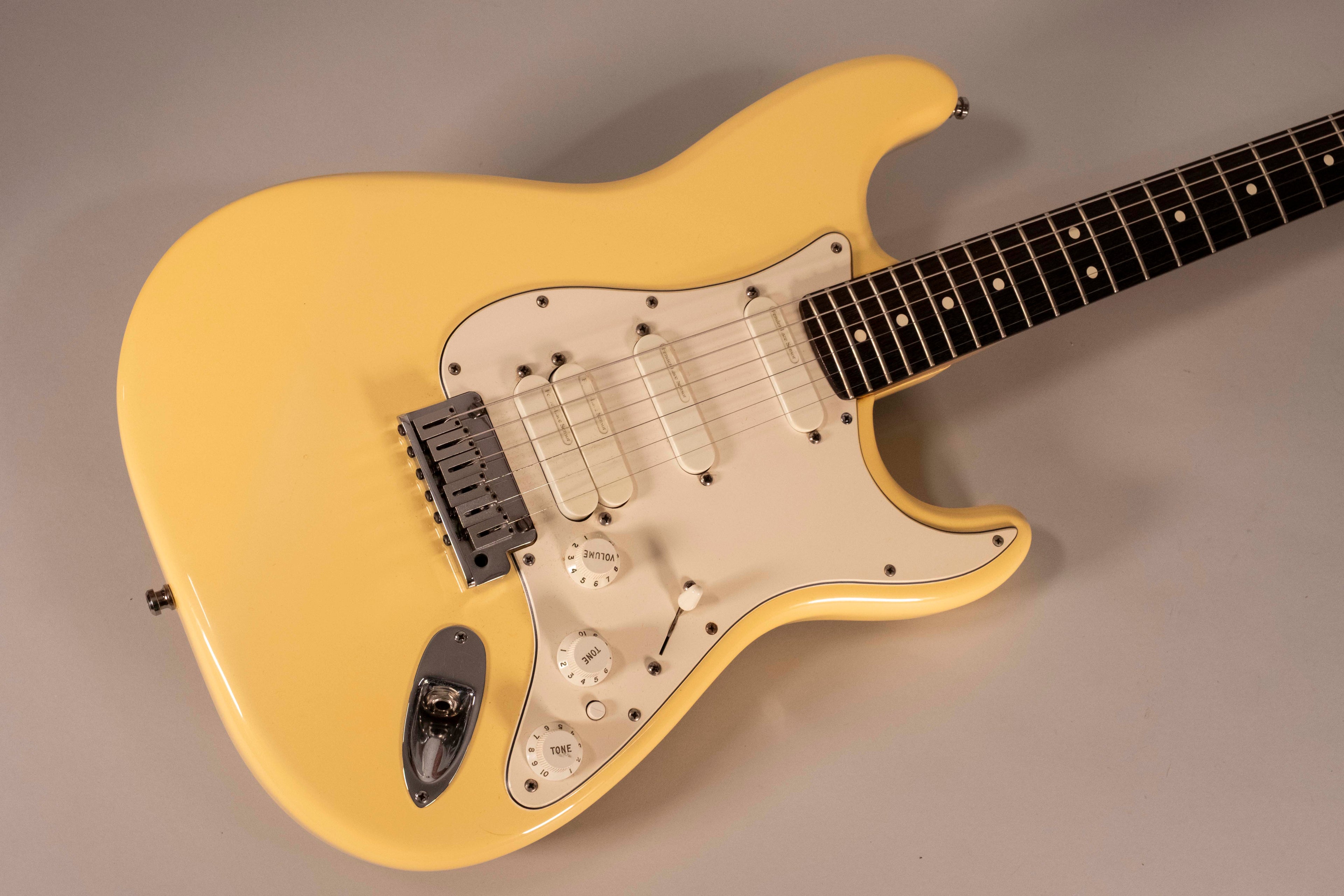 Fender Jeff Beck white Usata