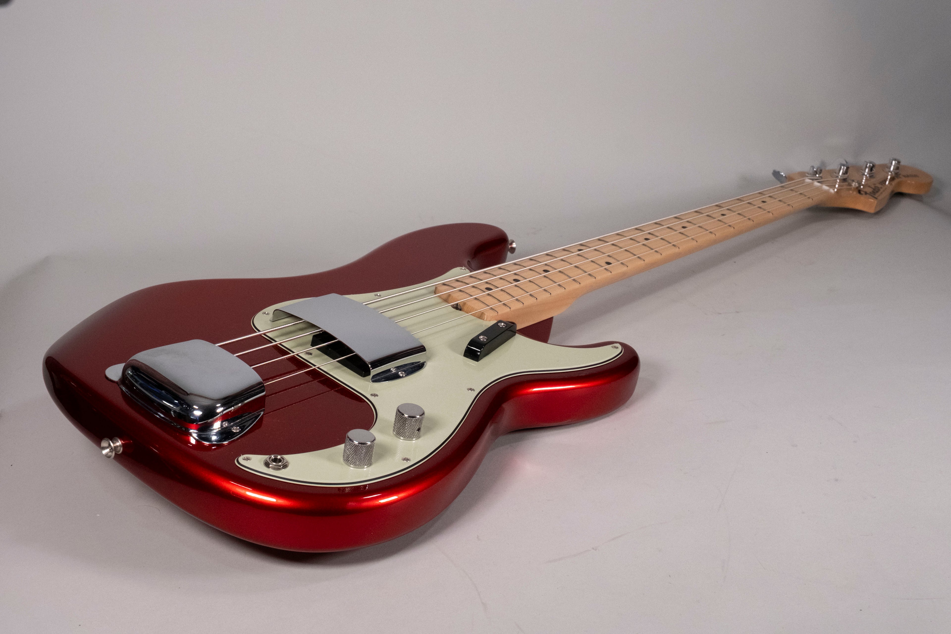 Fender Custom Shop 69 Precision Bass Candy Apple Red