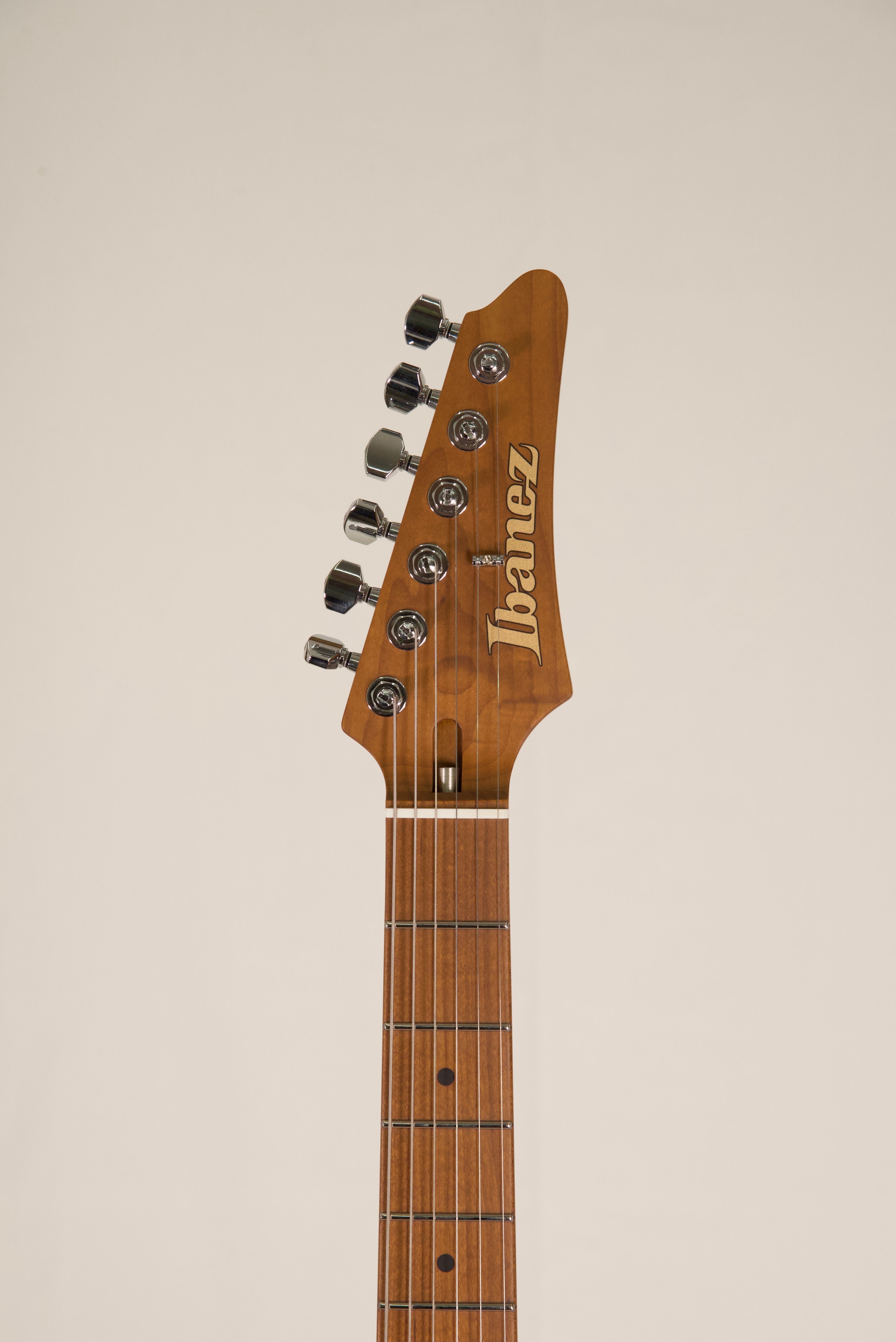 Ibanez Az2402-Bkf Black Flat con Case Chitarra Elettrica