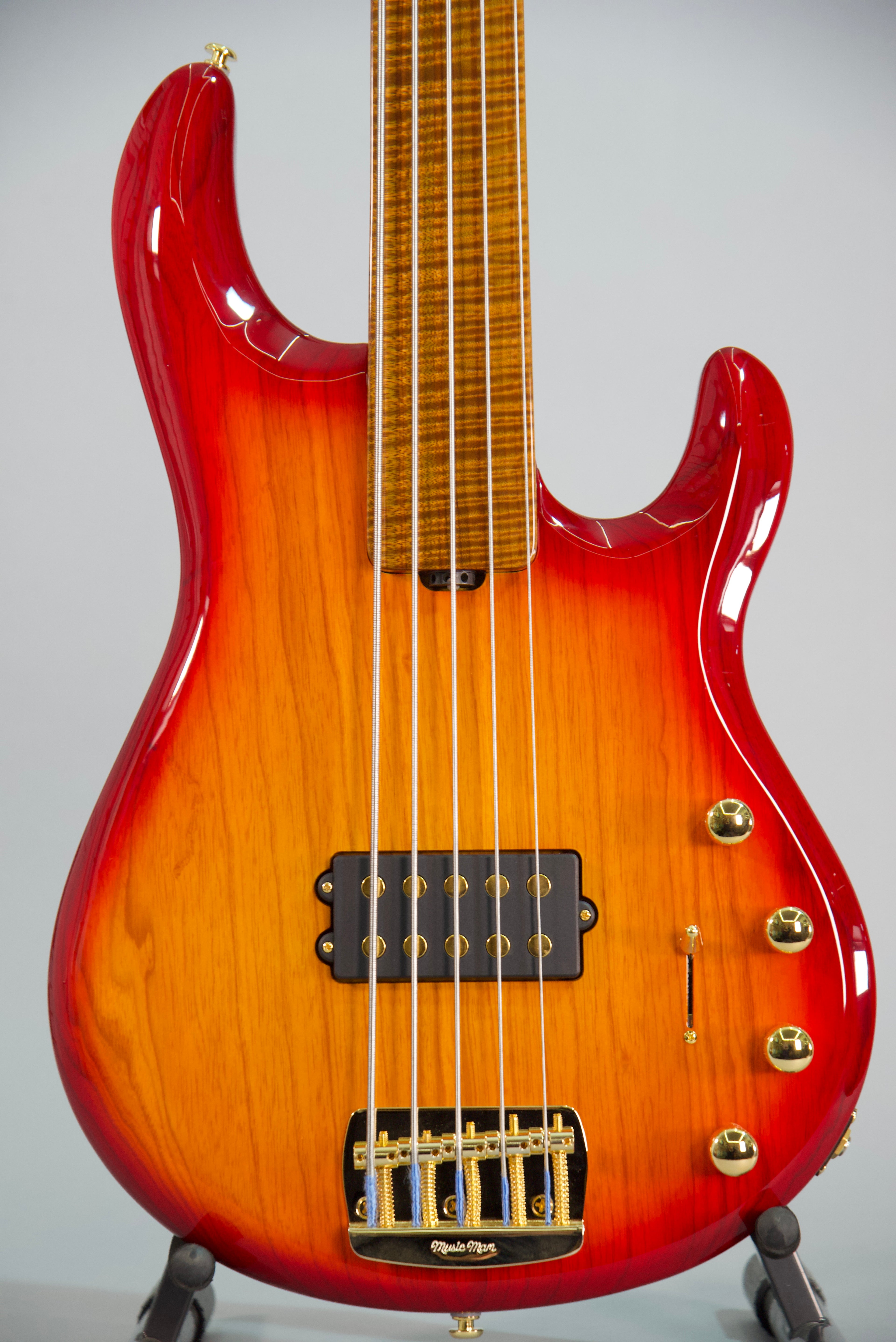 MusicMan BFR Stingray 5 Special Fuego Fretless 21 Of 105