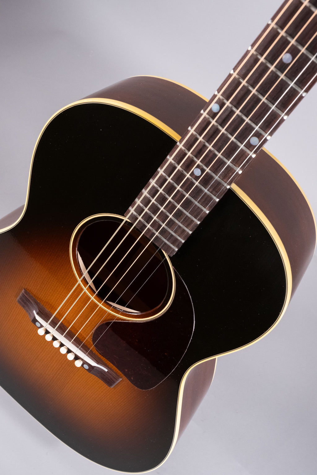 Gibson Custom Shop 1942 Banner LG-2 Vintage Sunburst
