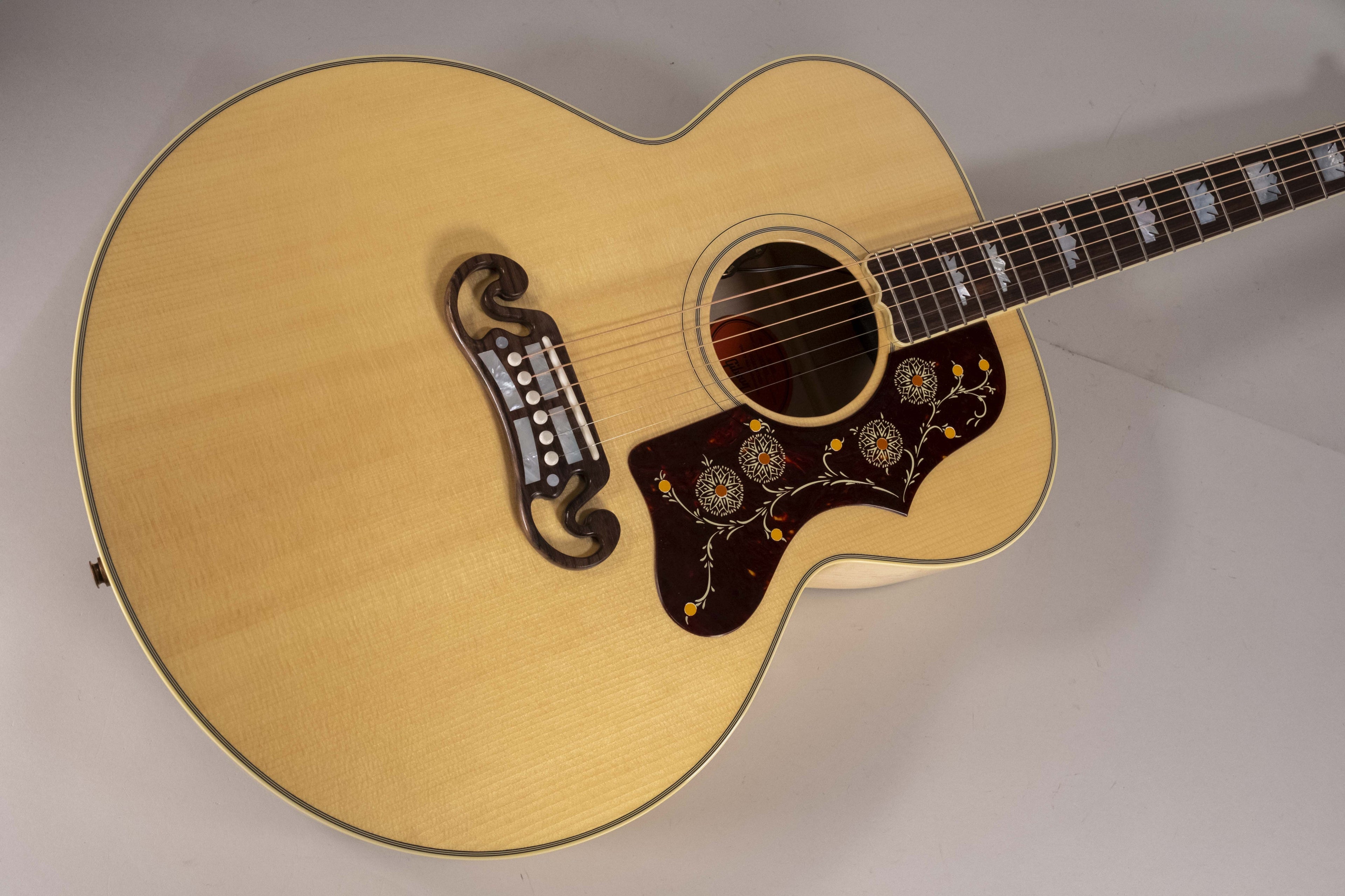 Gibson Sj200 Antique Natural Chitarra Acustica Elettrificata con Hardcase
