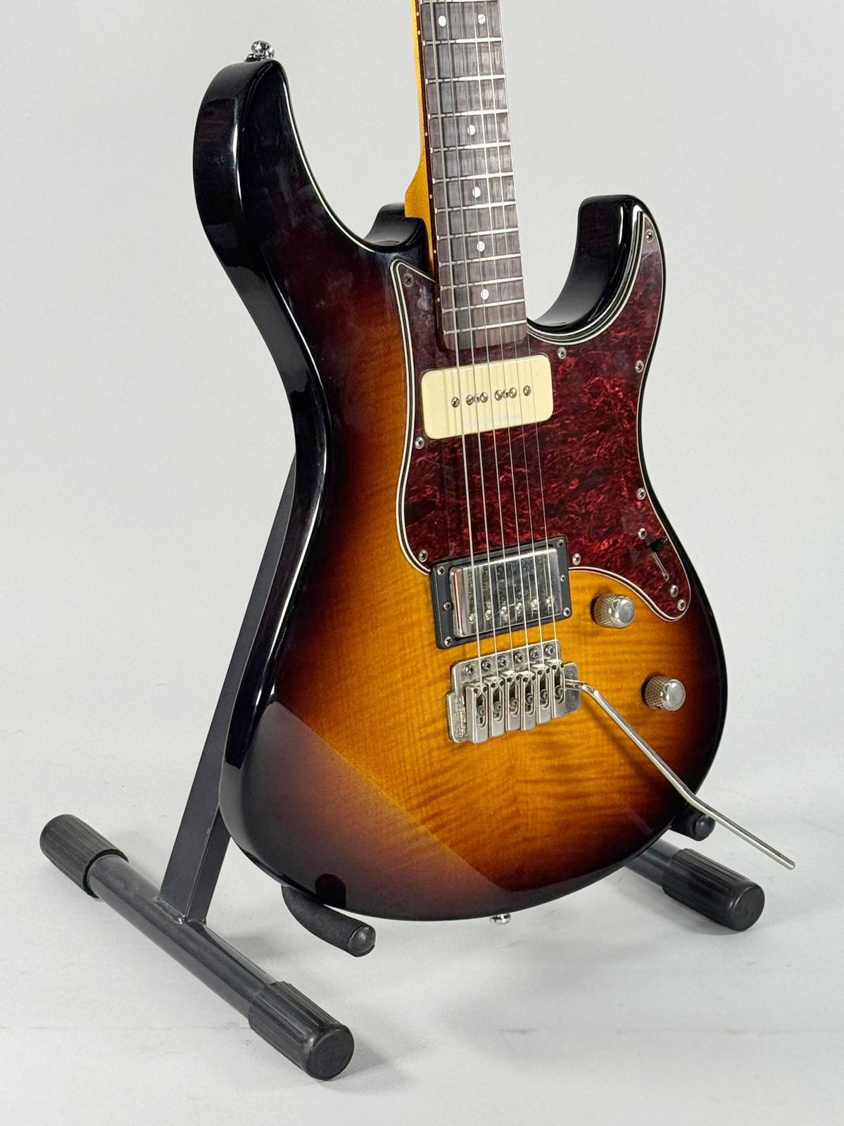 YAMAHA PACIFICA PAC611 USATA