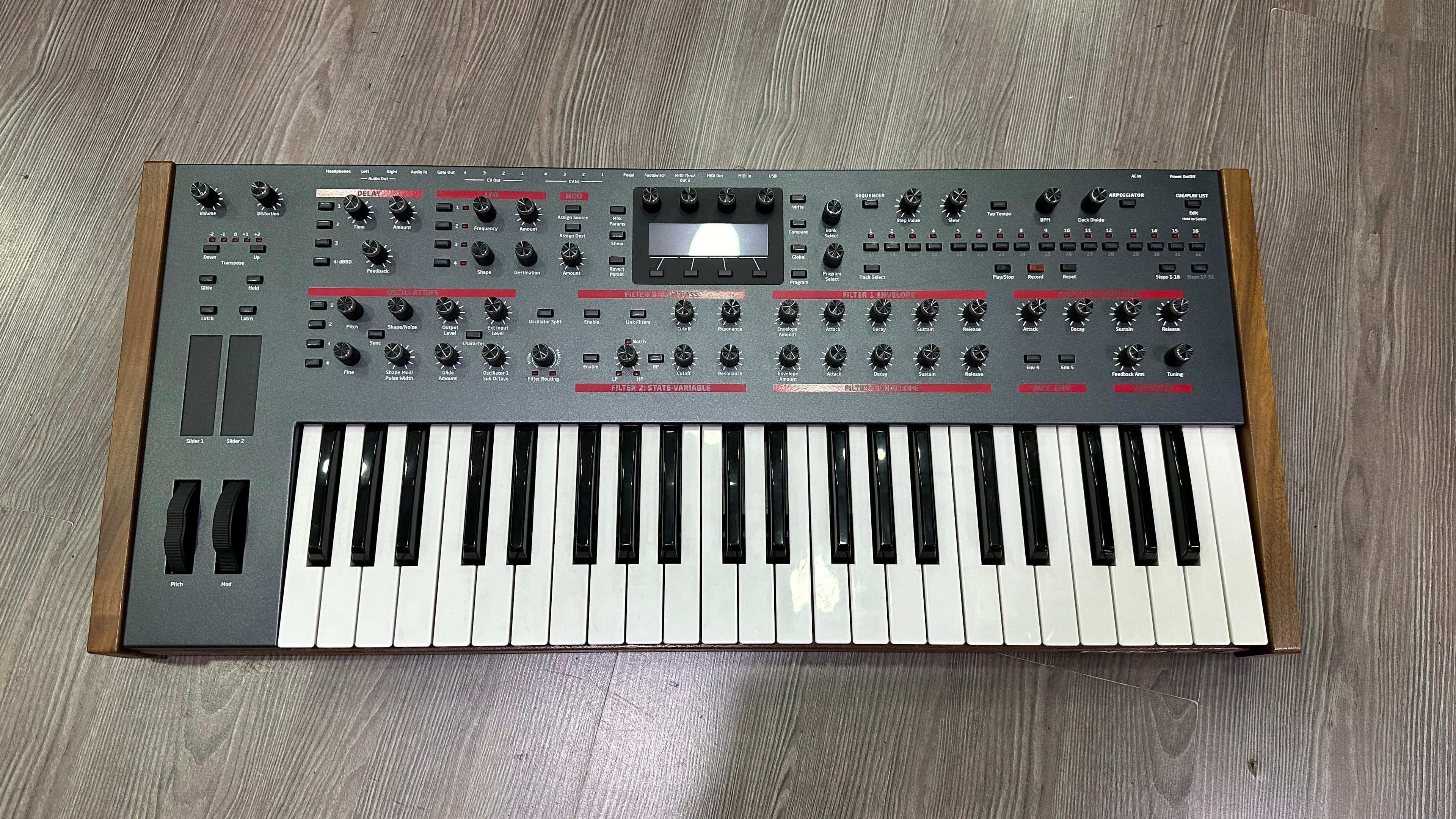 Dave Smith Instruments PRO 2 Usato