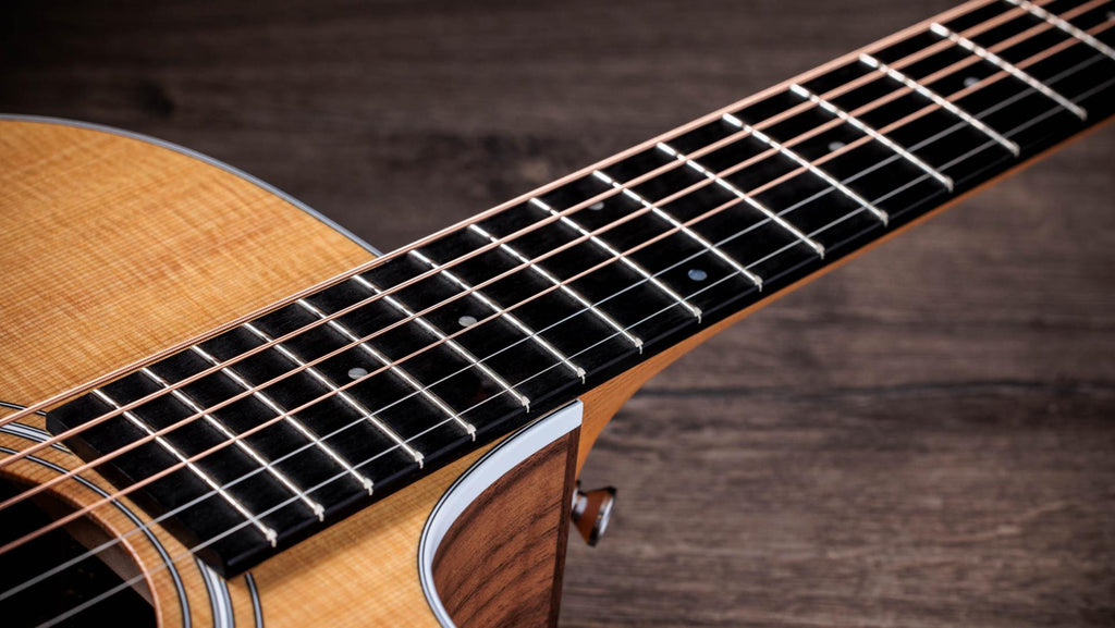 Taylor 212Ce Walnut Spruce