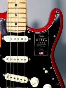 Fender American Ultra Luxe Stratocaster Mn Plasma Red Burst