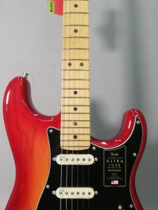 Fender American Ultra Luxe Stratocaster Mn Plasma Red Burst