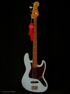 Fender Vintera 60S Jazz Bass Daphne Blue