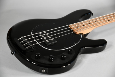 Musicman Stingray Special H Black Maple Neck 4