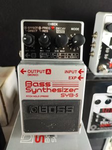 BOSS SYB-5 BASS SYNTHESIZER USATO